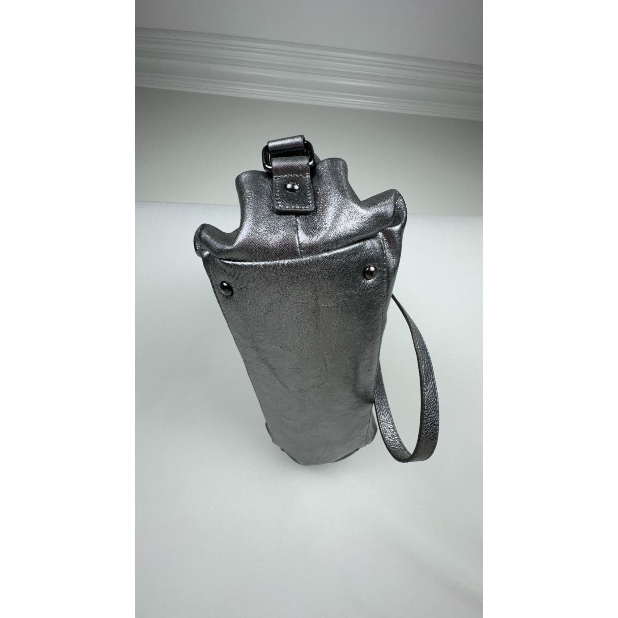 Kenneth Cole Kenneth Cole New York Metallic Silver Leather Shoulder Bag M Size ONE SIZE - 14 Thumbnail