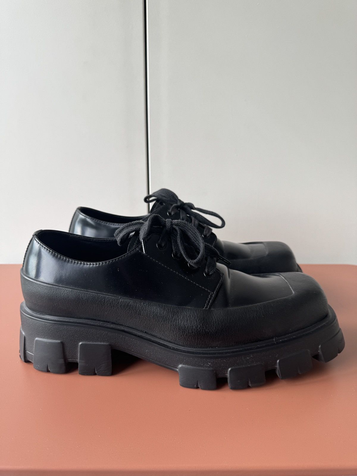 Prada Prada laced up Monolith Size US 9 / EU 42 - 5 Thumbnail