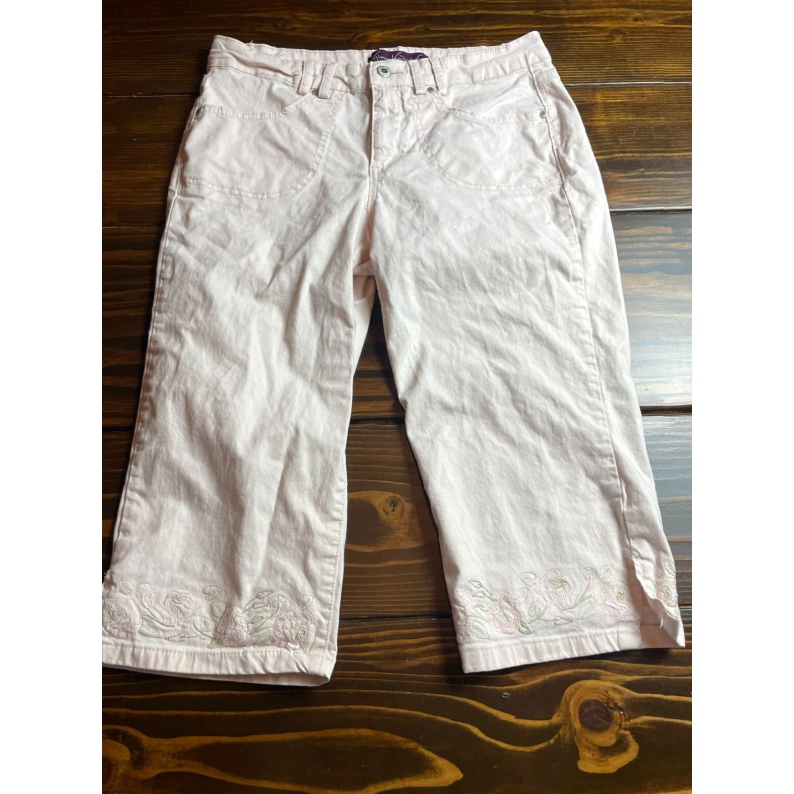 Gloria Vanderbilt Gloria Vanderbilt Pants Women's 10 Pink Embroidered Capri Straight Leg Casual Travel Size 24" / US 00 / IT 34 - 2 Thumbnail