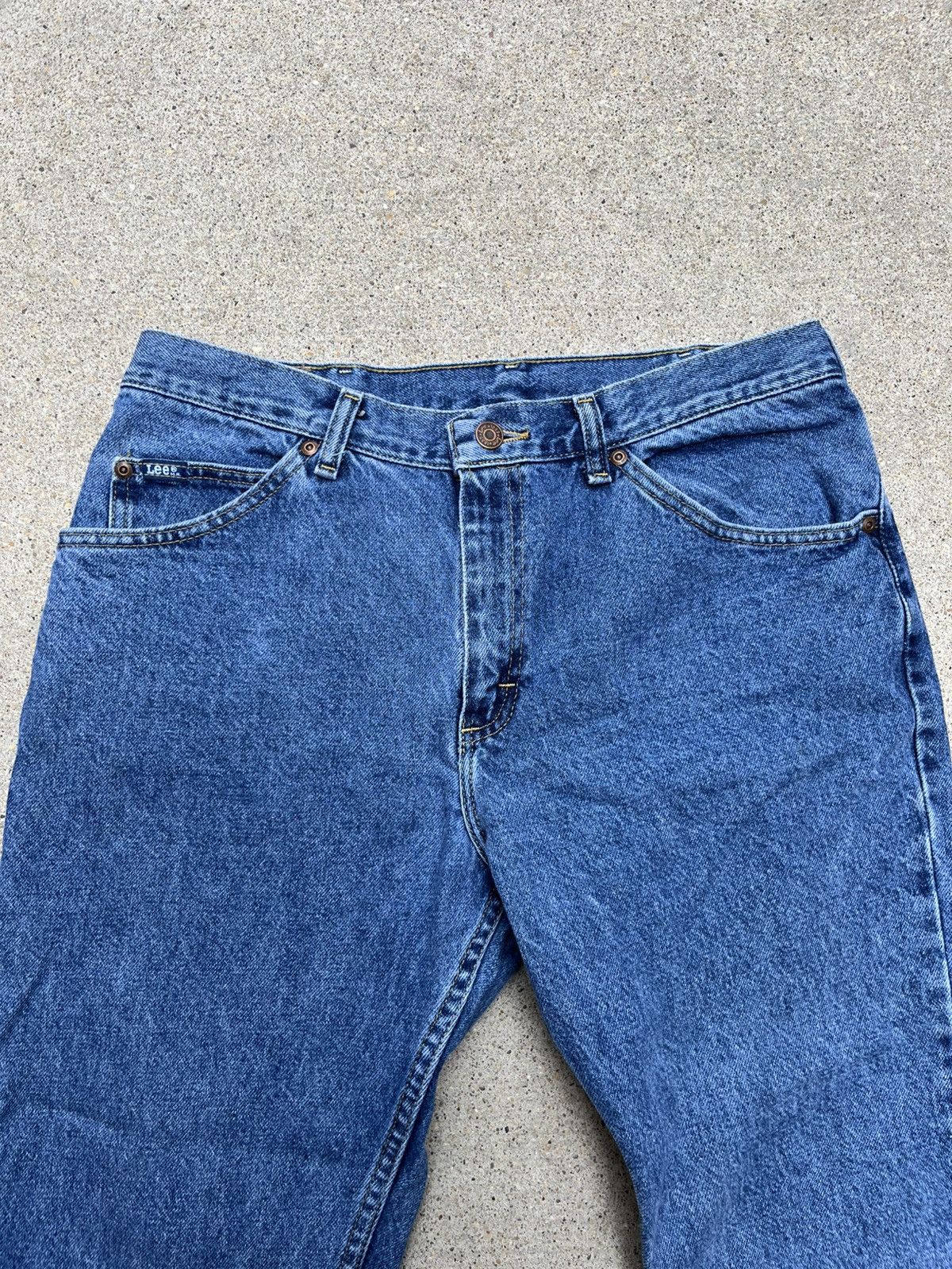 Lee × Vintage Essential Vintage Lee Blue Jeans Size US 29 - 2 Thumbnail