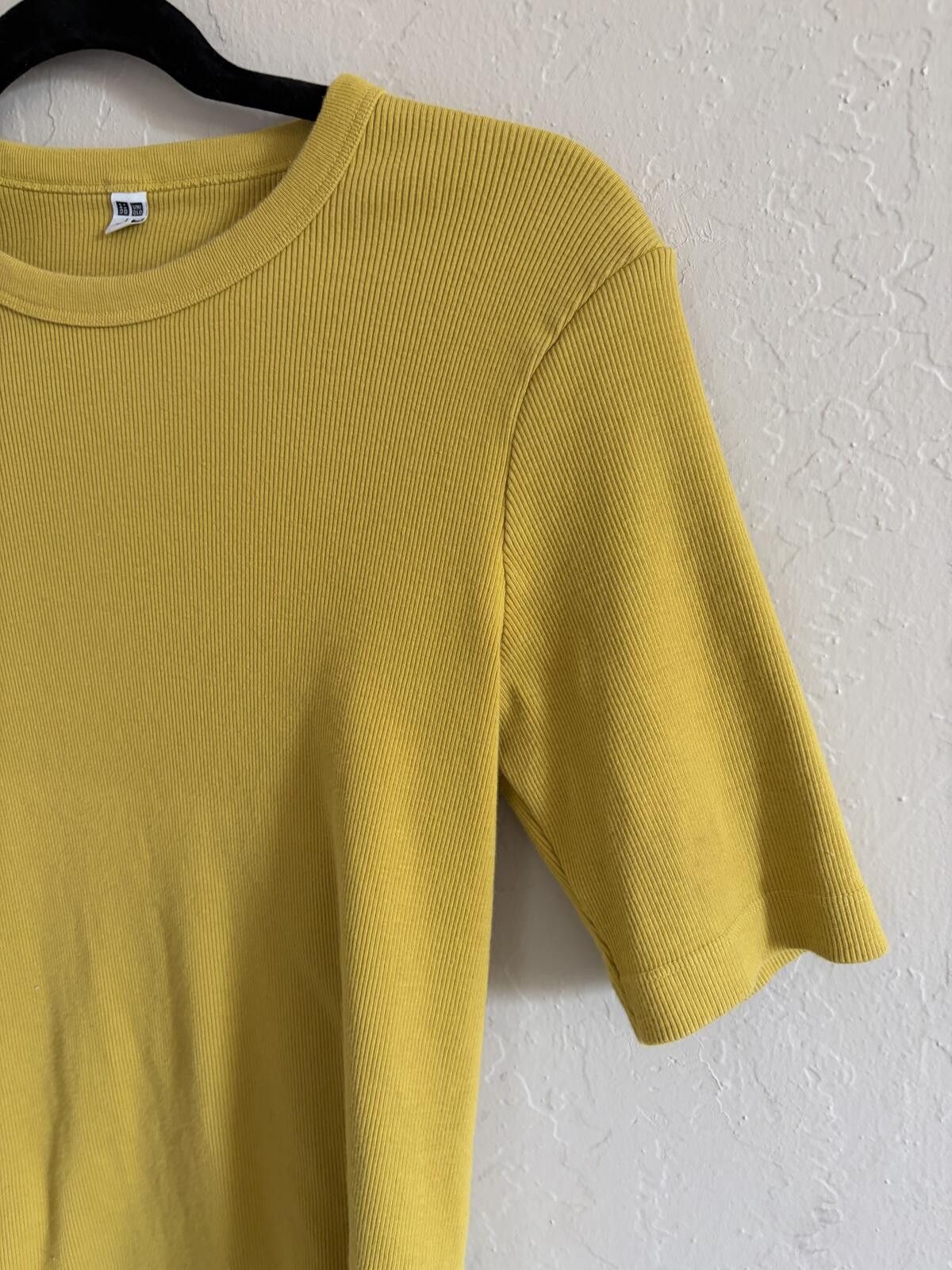 Uniqlo Uniqlo T shirt Size L / US 10 / IT 46 - 3 Thumbnail