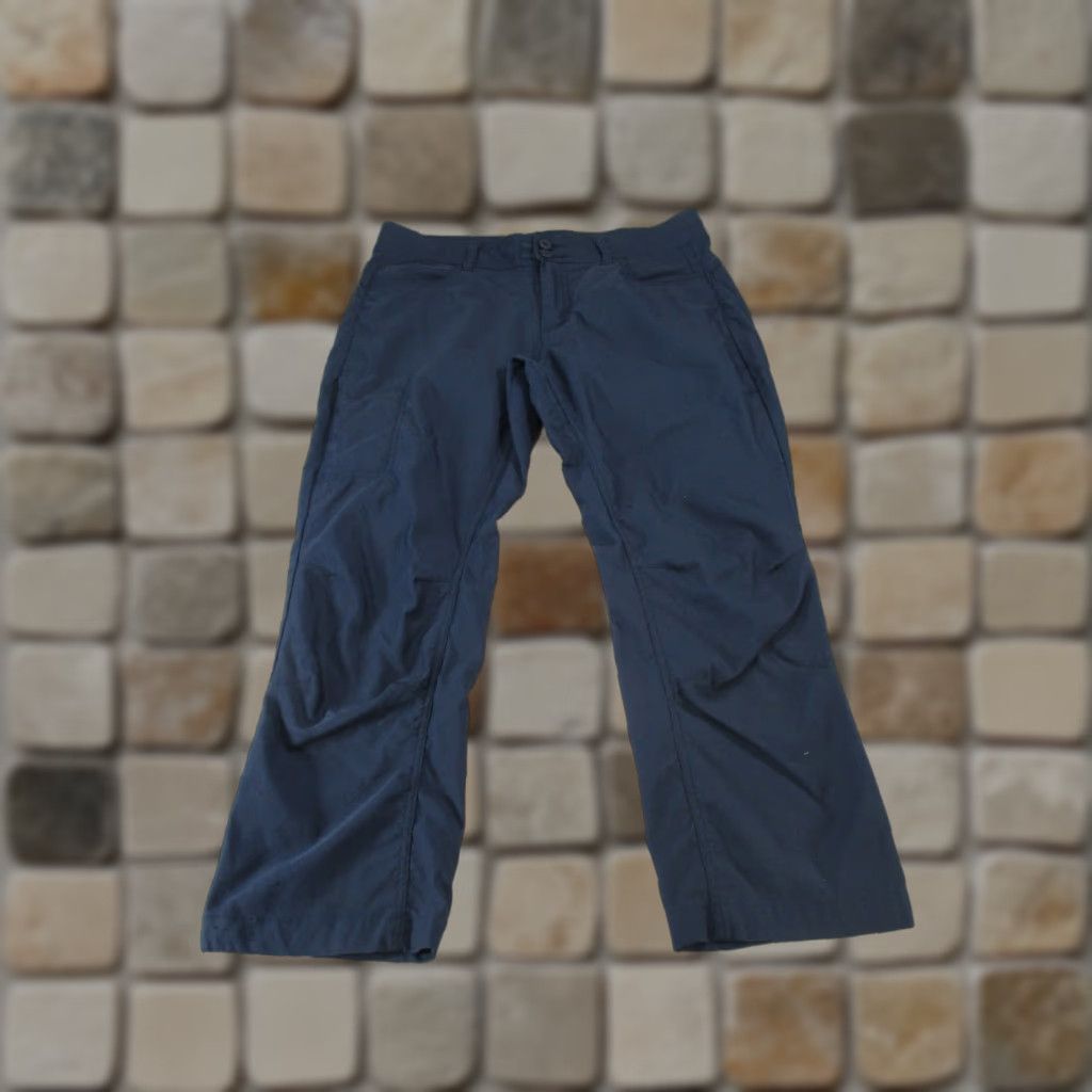 Prana prAna Pants Womens 34" Waist Navy Blue Nylon Hiking Capri Crop Pilling Size 24" / US 00 / IT 34 - 1 Thumbnail