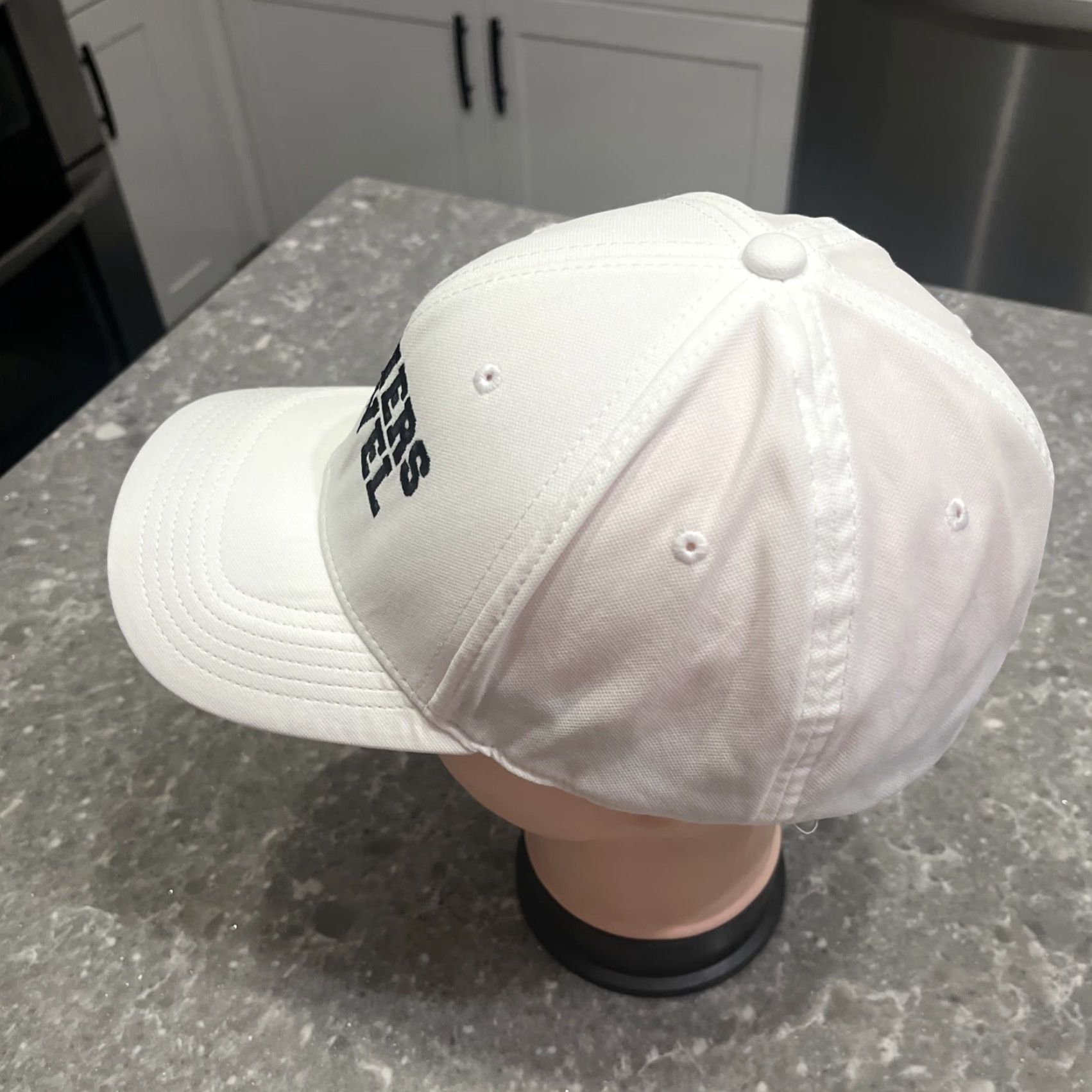 Nike Nike Sportswear Classic99 Hat L/XL White Mens Baseball Cap Shoes? Size ONE SIZE - 2 Thumbnail