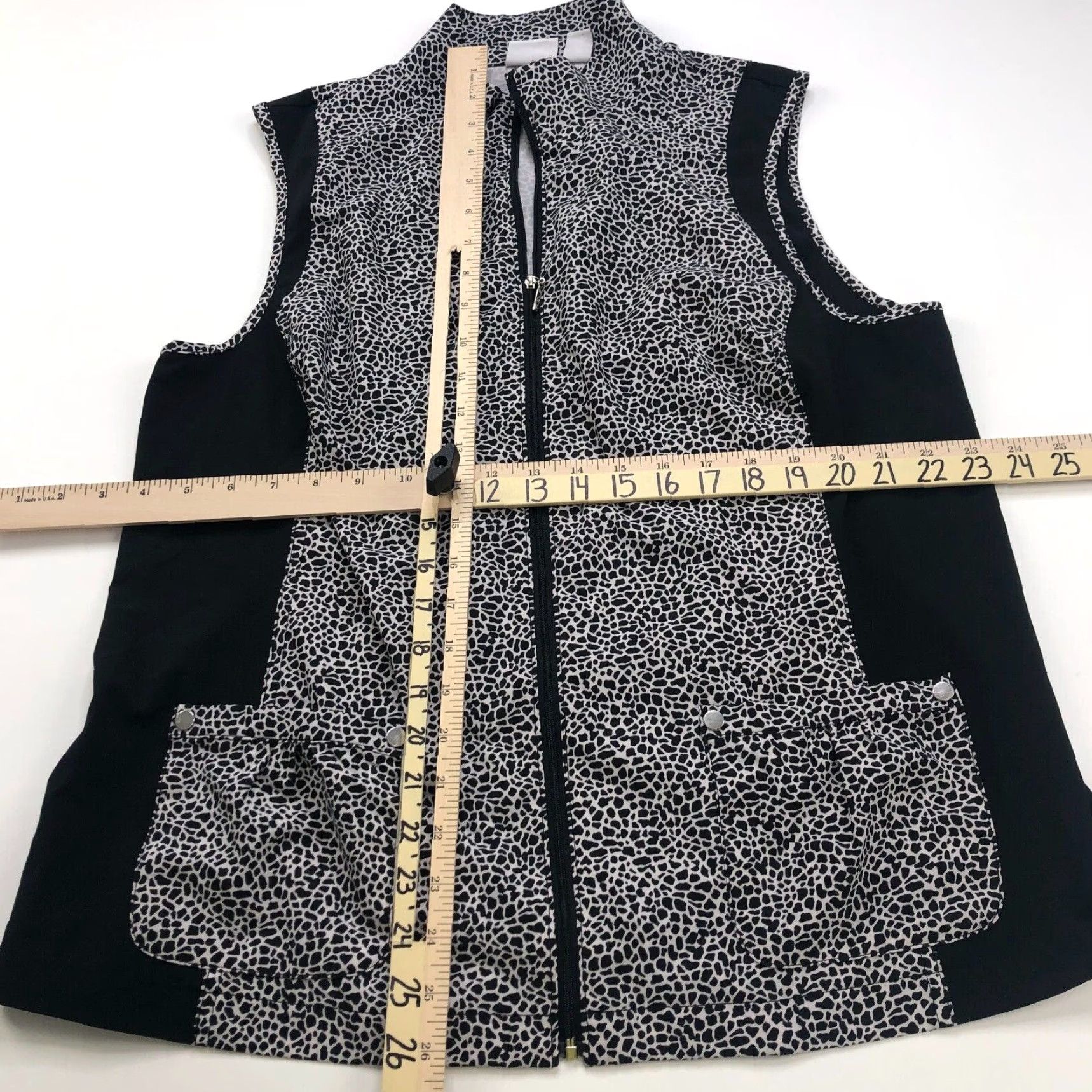 Vintage VINTAGE Weekends By Chico's 2 MINT Black Womens Full Zip Cheetah All Over Print Vest Size XS / US 0-2 / IT 36-38 - 2 Thumbnail