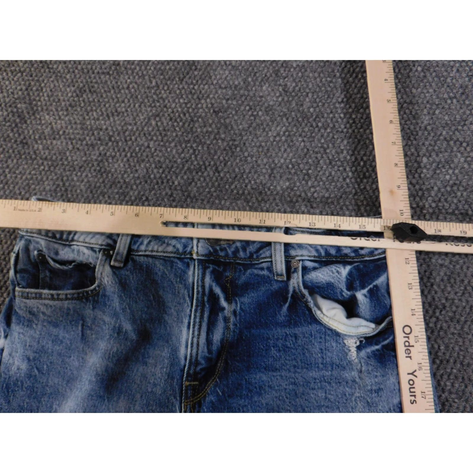 Guess GUESS Jeans Mens 33x32 Blue Slim Tapered Distressed Ripped Denim Faded Wash Shirt/Hoodie? Size US 33 - 7 Thumbnail