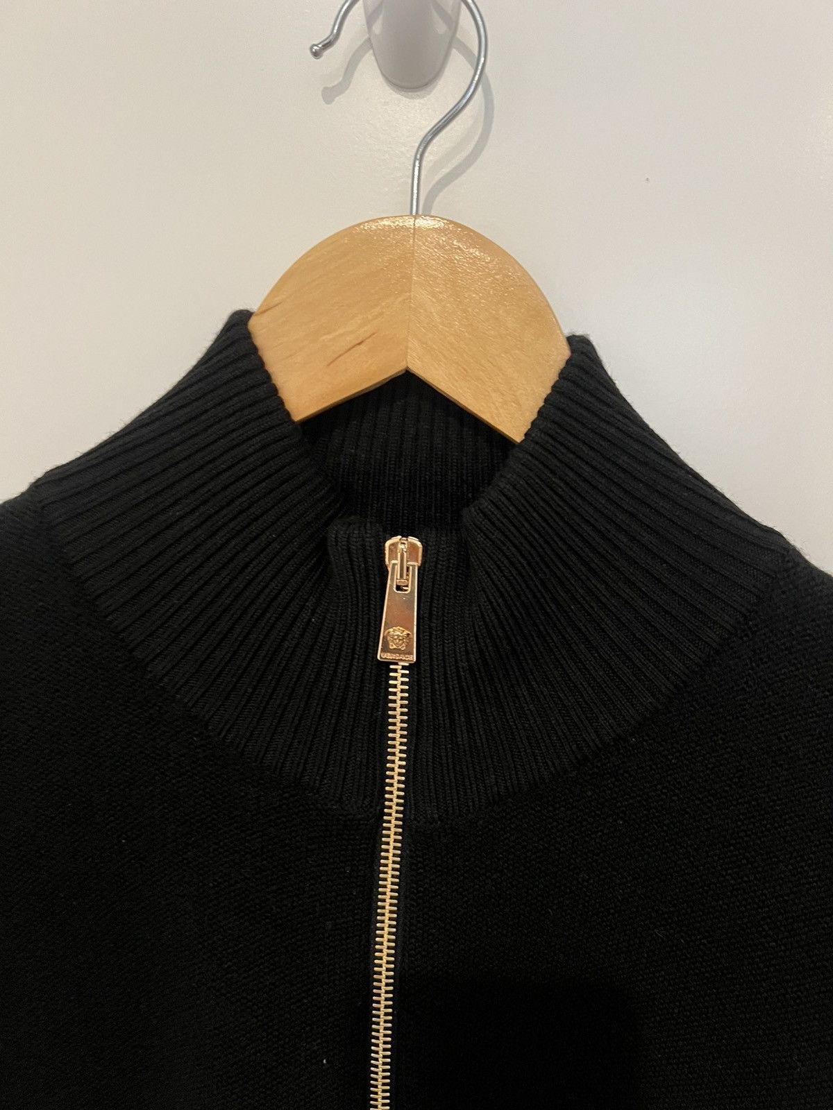 Versace Versace Knit Sweater Gold Plated Logo Size US M / EU 48-50 / 2 - 6 Thumbnail