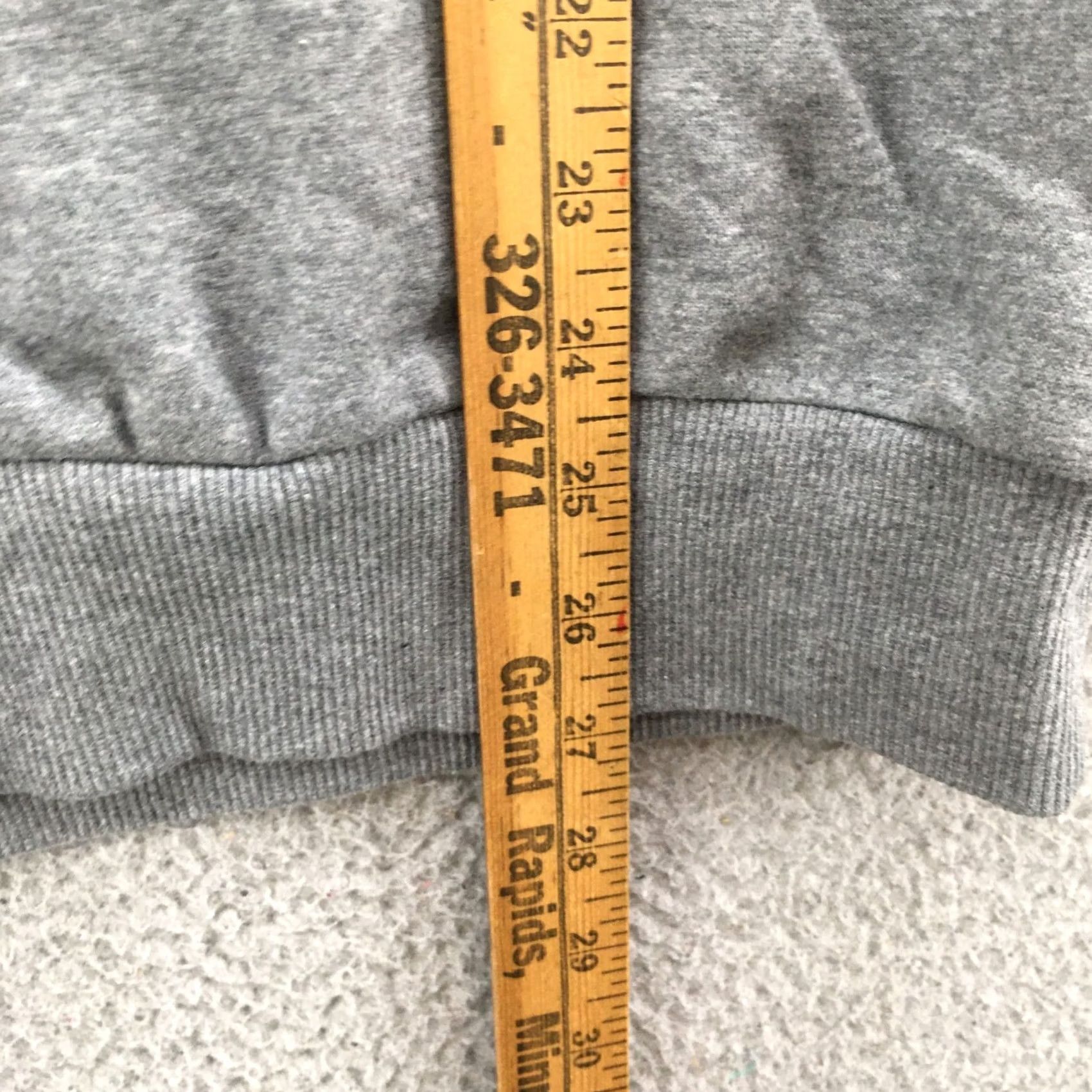 Calvin Klein Calvin Klein Sweatshirt Mens Small Crew Neck Long Sleeve Graphic Logo Gray Size US S / EU 44-46 / 1 - 7 Thumbnail