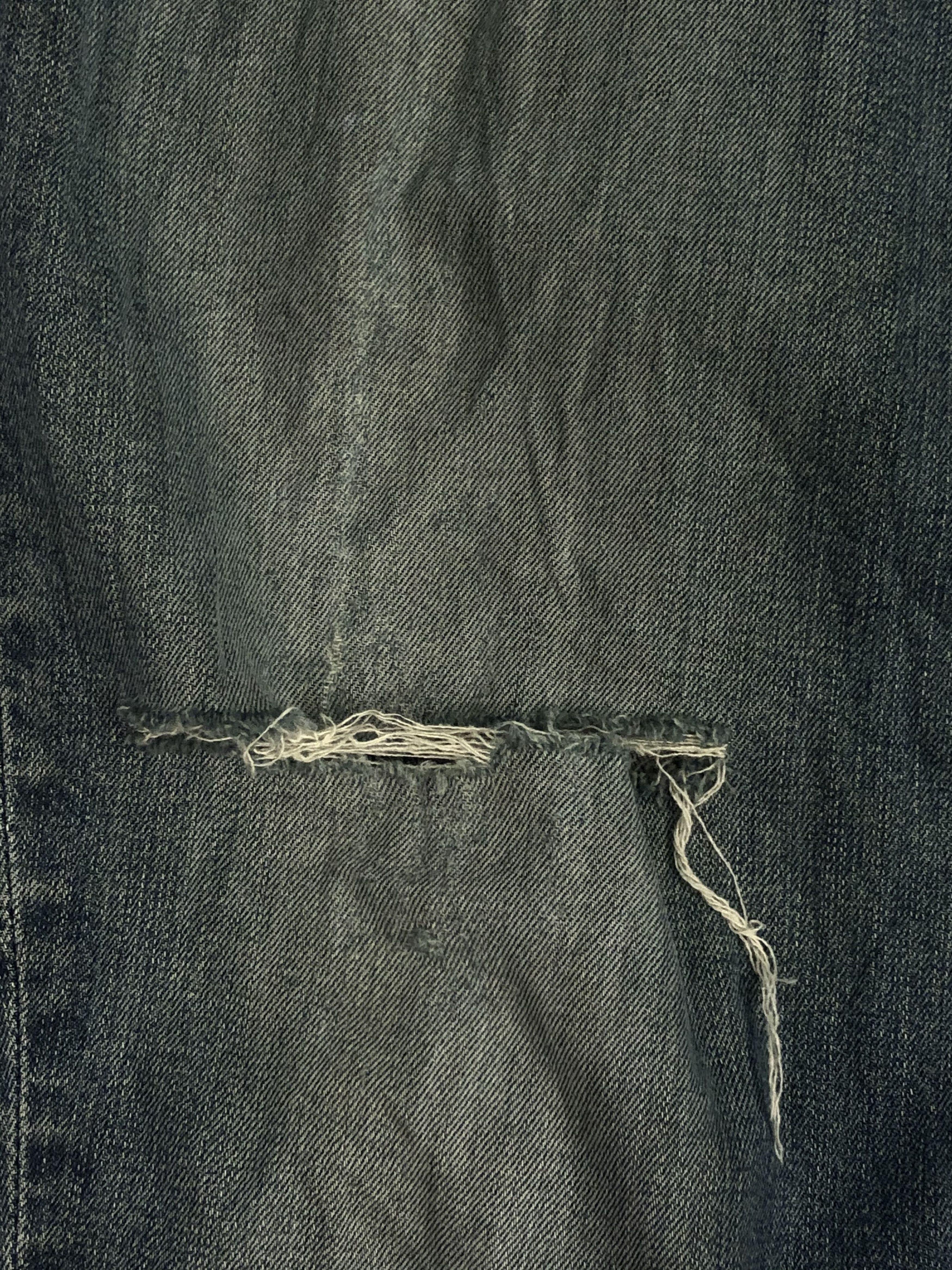Vintage Distressed Levis Faded Blue Jeans DP0068