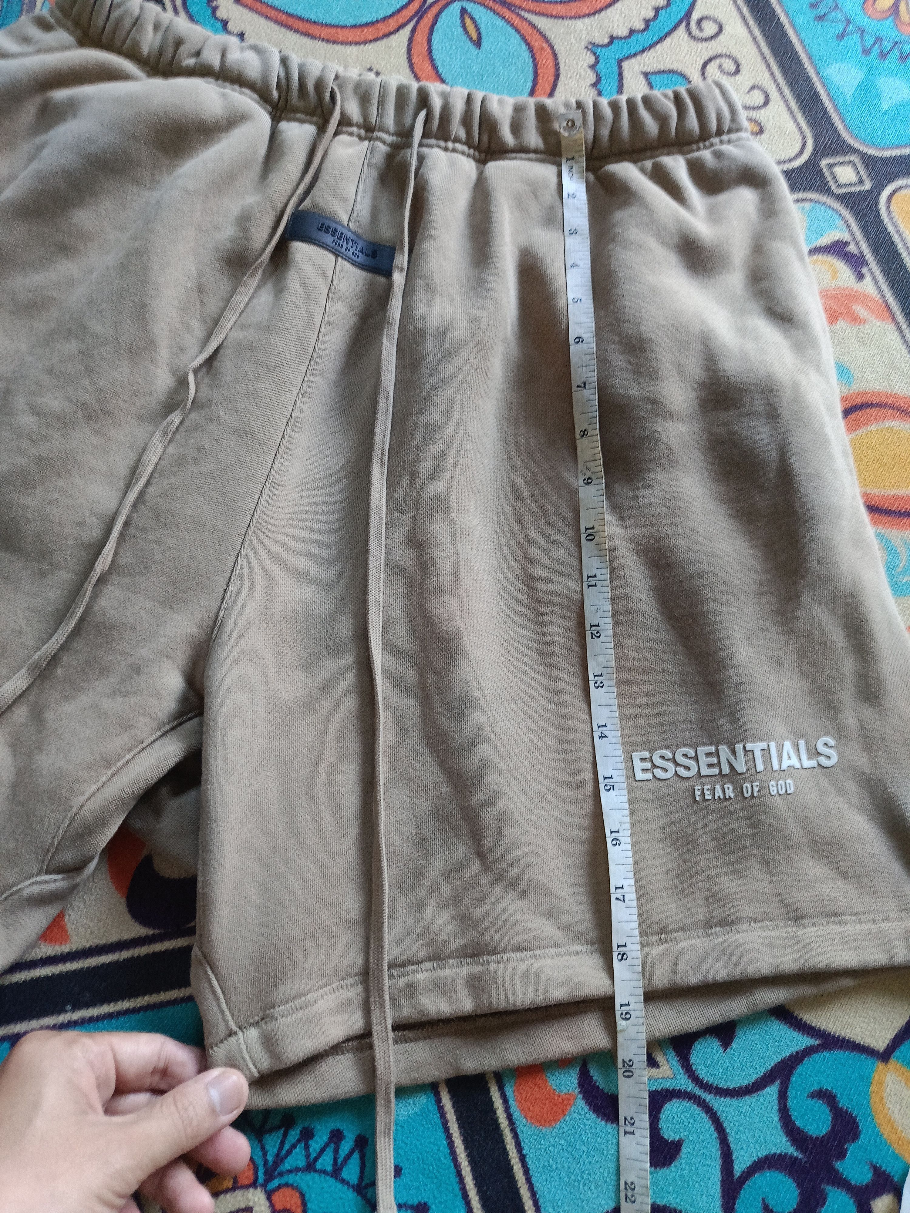 FOG × Fear of God Essential Fear of God Oak Shorts Size US 34 / EU 50 - 8 Thumbnail