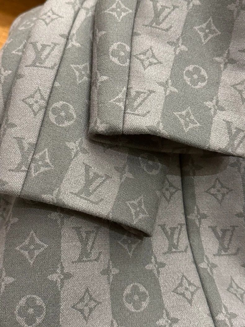 Louis Vuitton Louis Vuitton NIGO Love Embroidered Blazer jacket Size US M / EU 48-50 / 2 - 5 Thumbnail