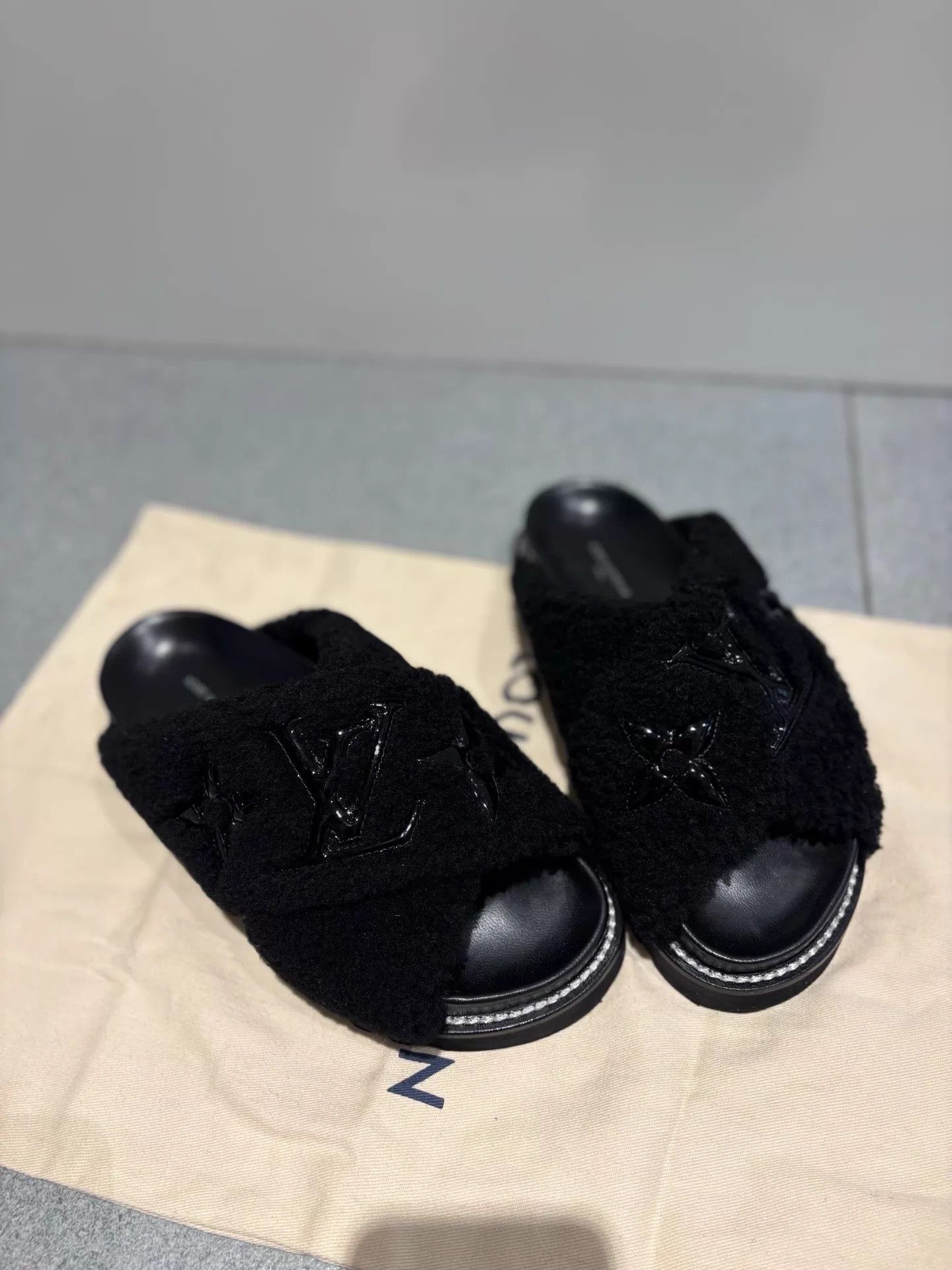 Louis Vuitton LV Teddy Fur Black Full Monogram Slippers 99 New Size 36 Size US 5.5 / IT 35.5 - 1 Thumbnail