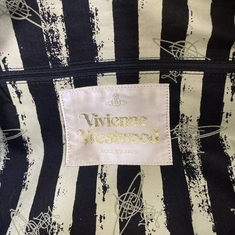 Vivienne Westwood Vivienne Westwood size os Used large water-washed cloth Sat Size ONE SIZE - 7 Thumbnail