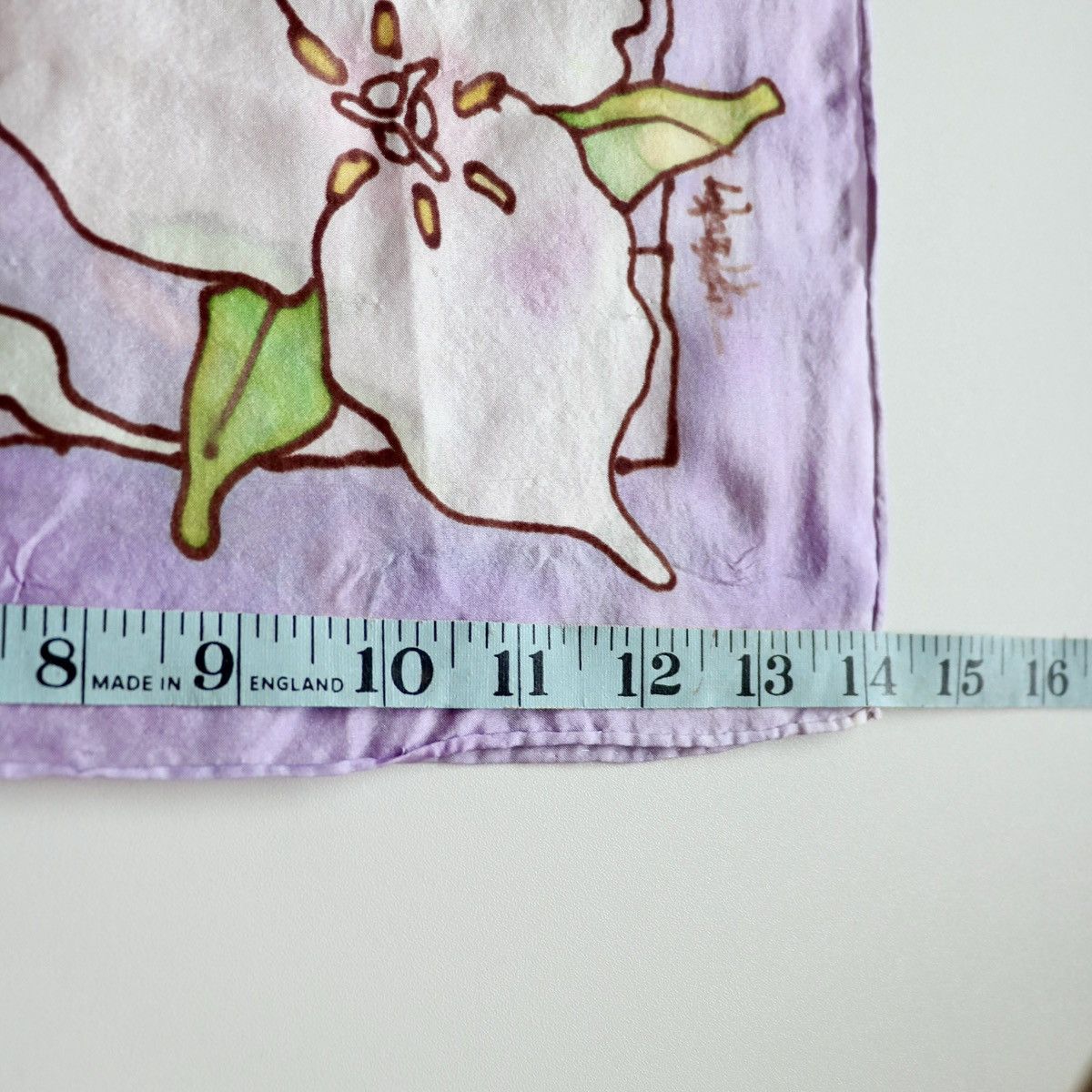 Handmade Vintage 90s Handcrafted Silk Scarf White Trillium 59x14 in Size ONE SIZE - 8 Thumbnail