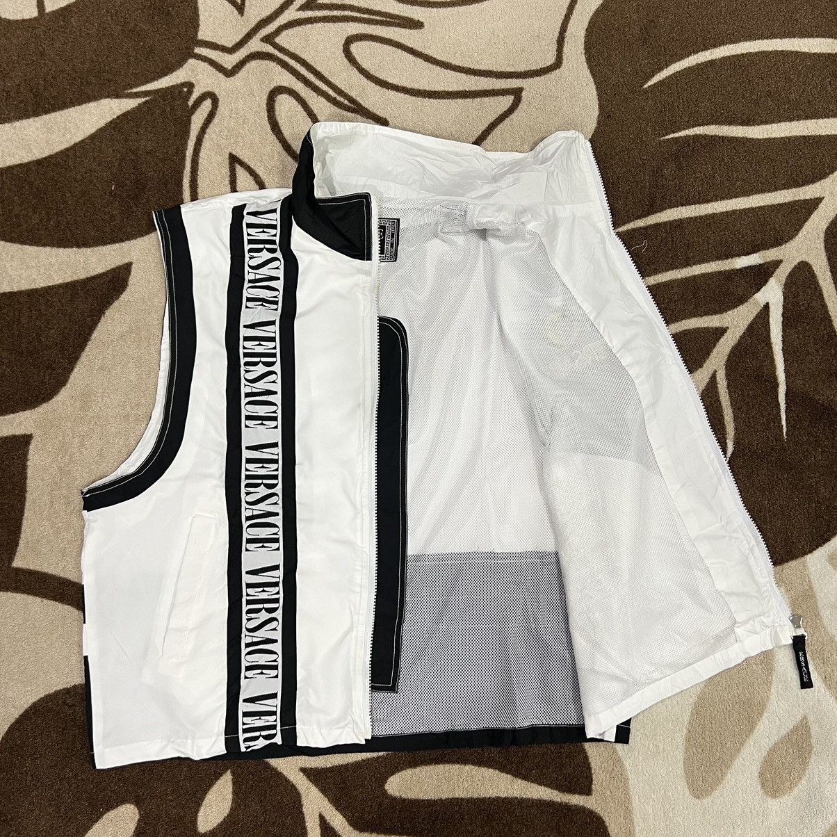 Versace Versace 90's Vest Size US L / EU 52-54 / 3 - 2 Thumbnail