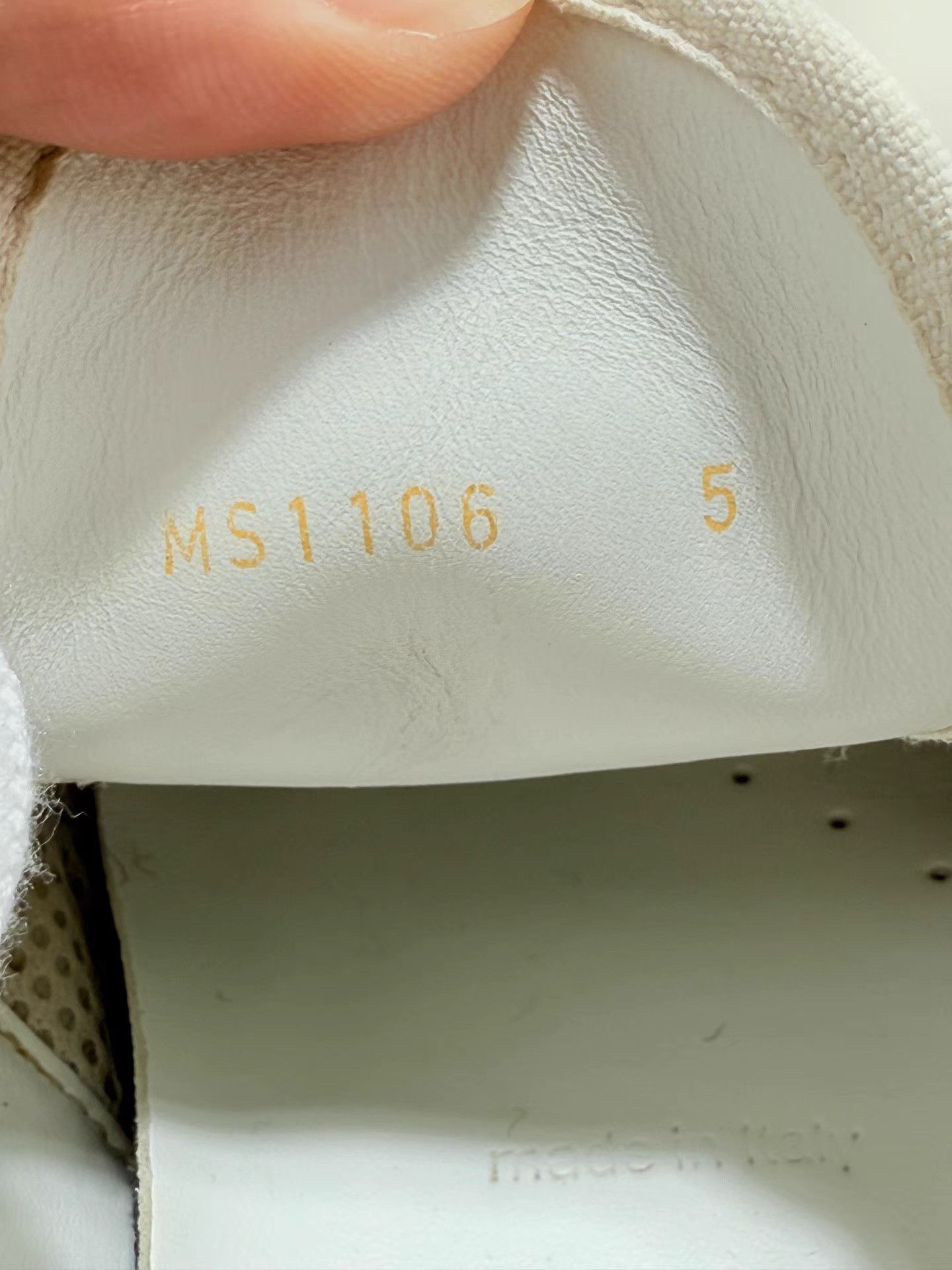 Louis Vuitton LOUIS VUITTON Monogram Logo Sneakers K1 Size US 9 / IT 39 - 7 Thumbnail