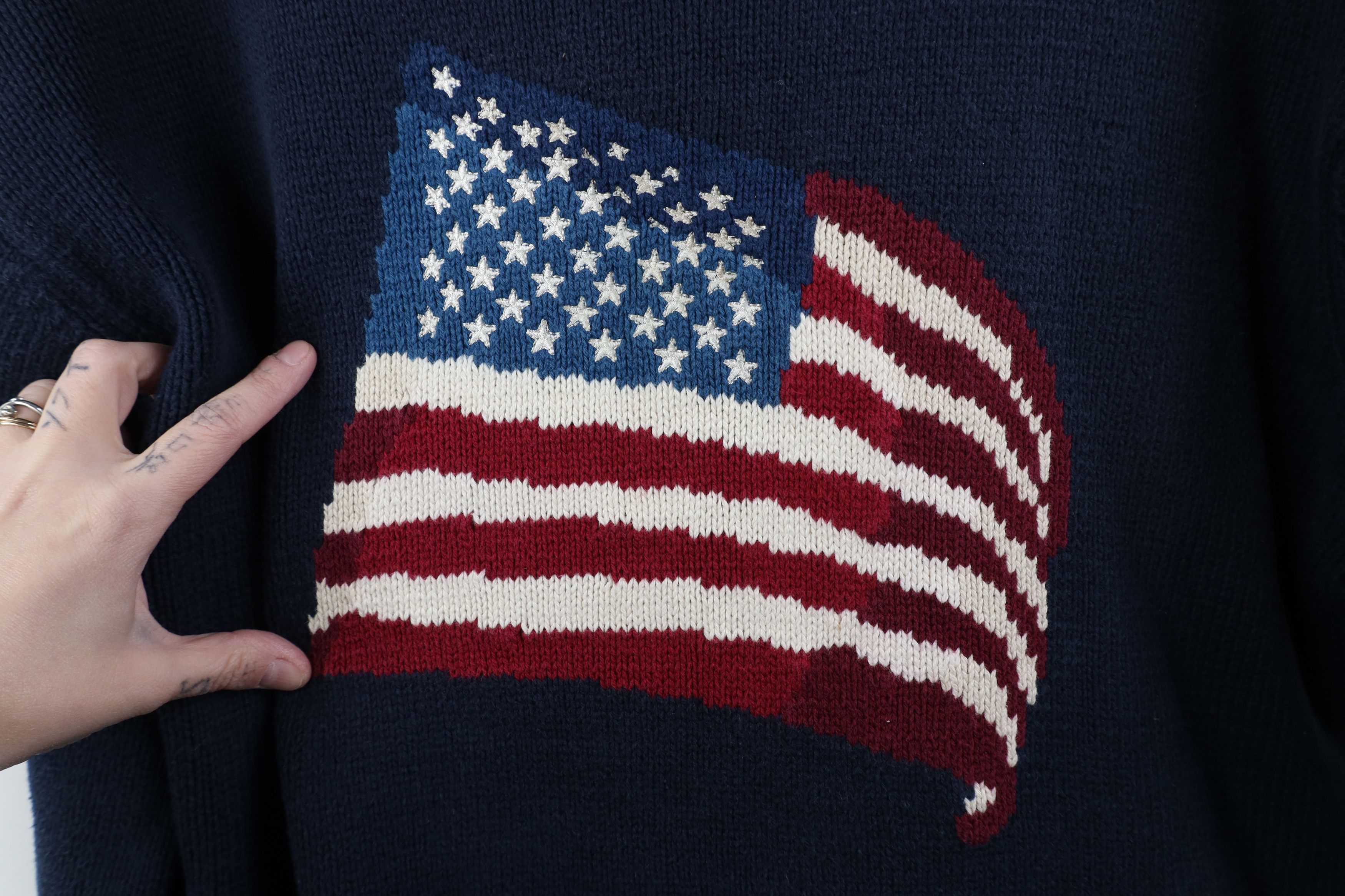 Vintage Vintage 90s Streetwear Heavyweight Knit USA Flag Sweater Size US L / EU 52-54 / 3 - 5 Thumbnail