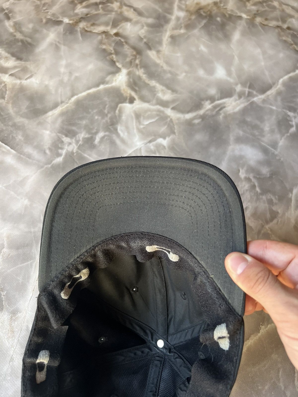 Vintage Vintage Oakley Y2k Black Cap Size 36 - 5 Thumbnail