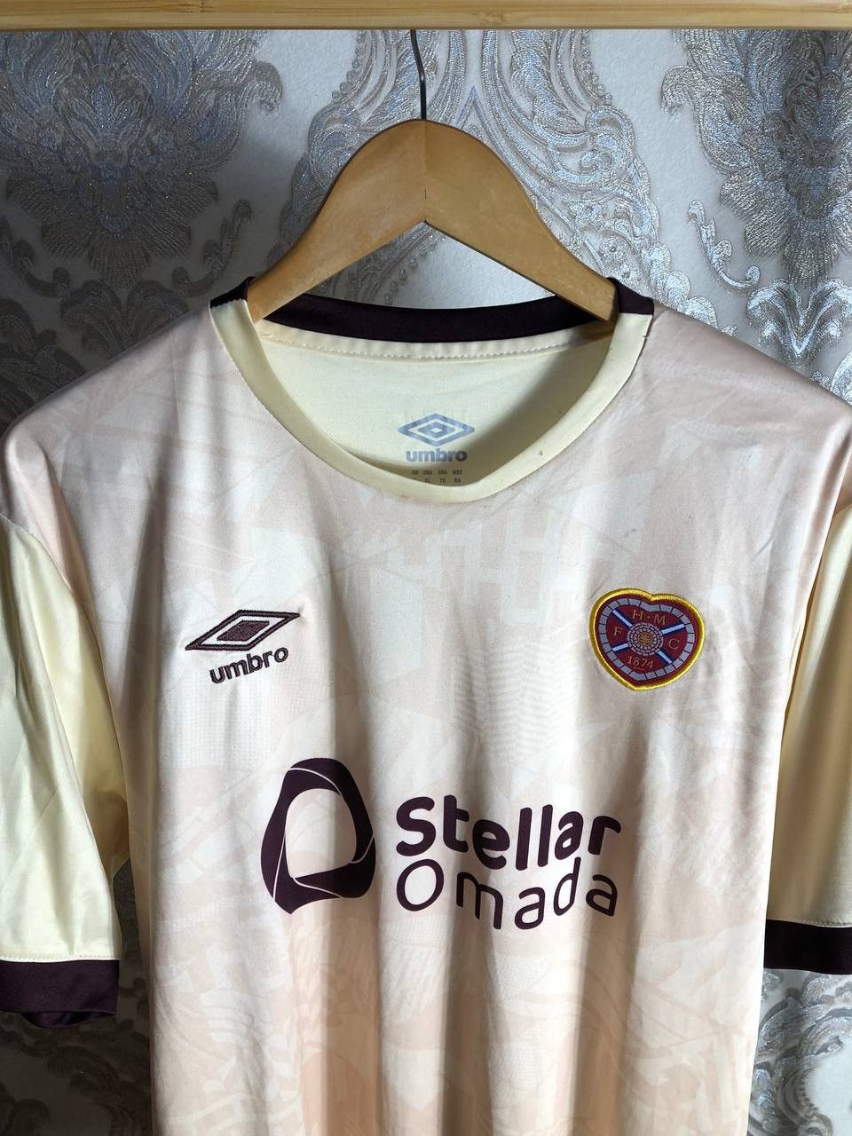 Umbro VERY RARE UMBRO HEARTS OF MIDLOTHIAN ENGLAND SOCCER JERSEY Size US XL / EU 56 / 4 - 5 Thumbnail