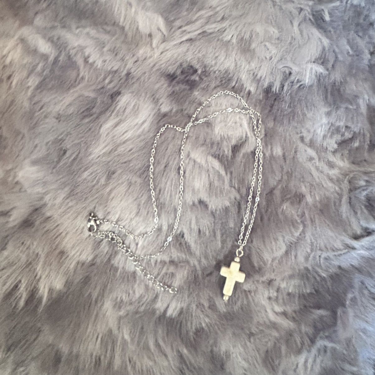 Vintage Genuine magnesite stone cross pendant on chain necklace Size ONE SIZE - 7 Thumbnail
