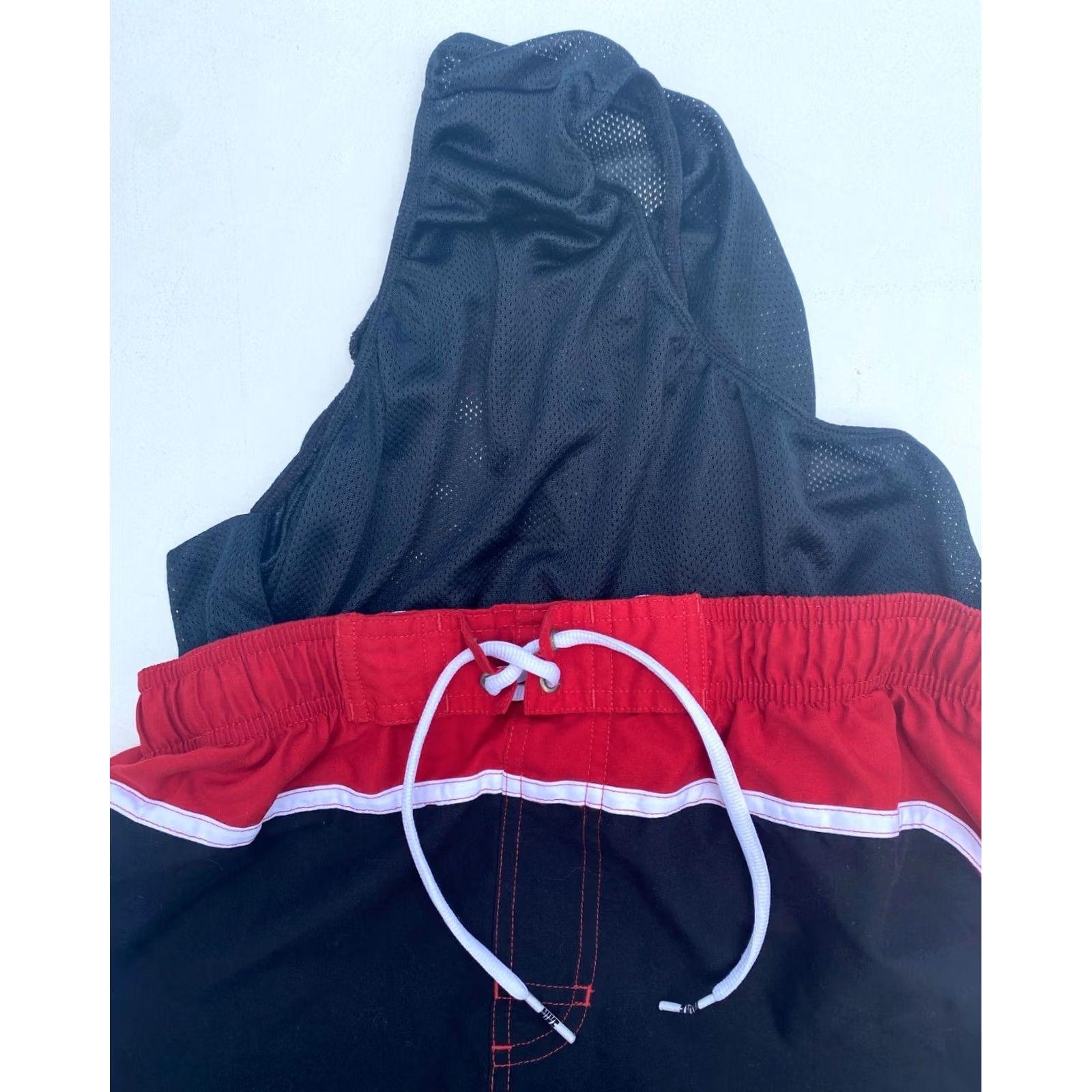 Nike VINTAGE Nike Swim Shorts Men’s L Black and Red Y2K Beach Style Bottoms Size US 33 - 7 Thumbnail
