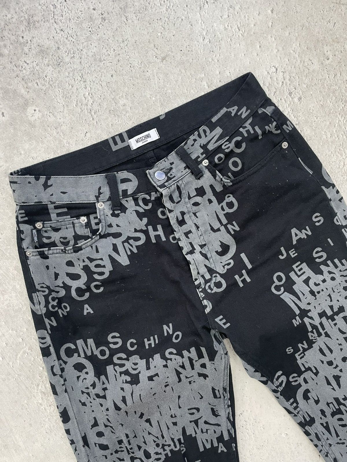 Moschino Rare monogram Moschino Jeans y2k monogram baggy pants jeans Size US 32 / EU 48 - 4 Thumbnail