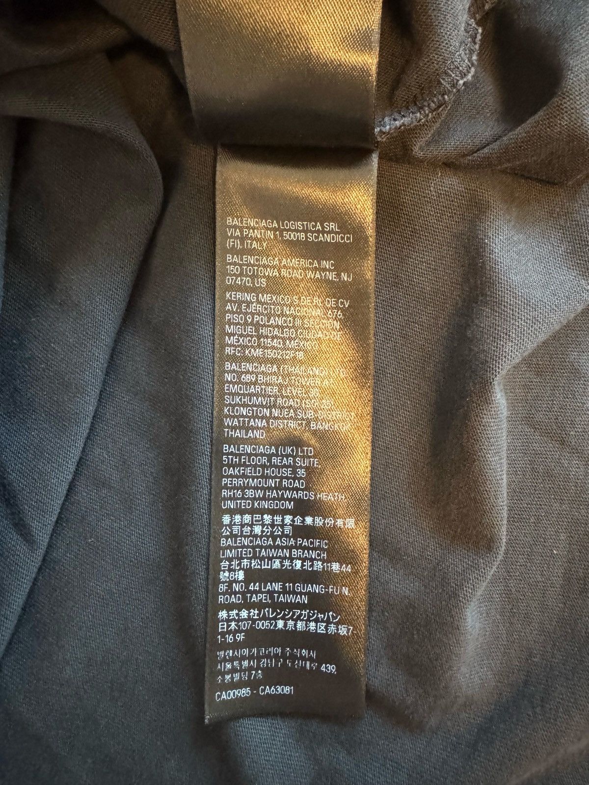 Balenciaga Balenciaga Pierced Oversized Tshirt Size US L / EU 52-54 / 3 - 8 Thumbnail