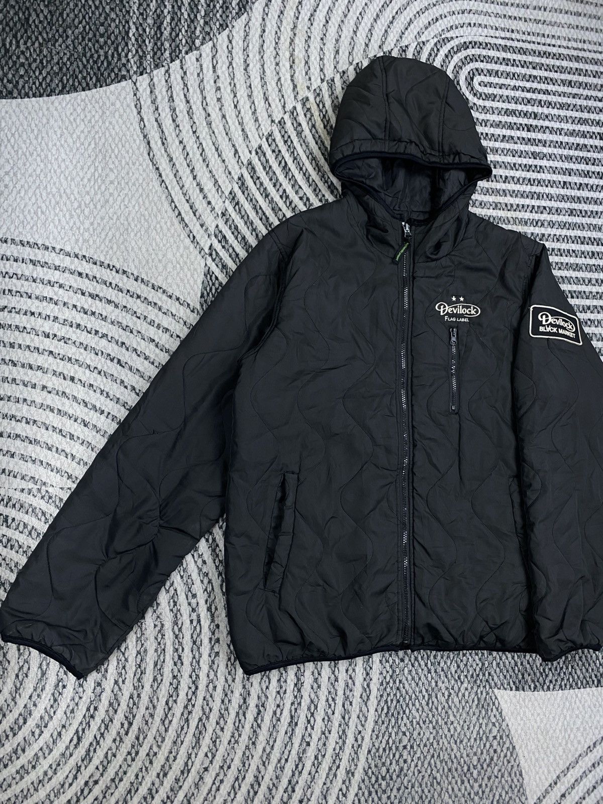 Devilock Vintage Devilock Black Market Patches Quilted Hooded Jacket Size US M / EU 48-50 / 2 - 3 Thumbnail