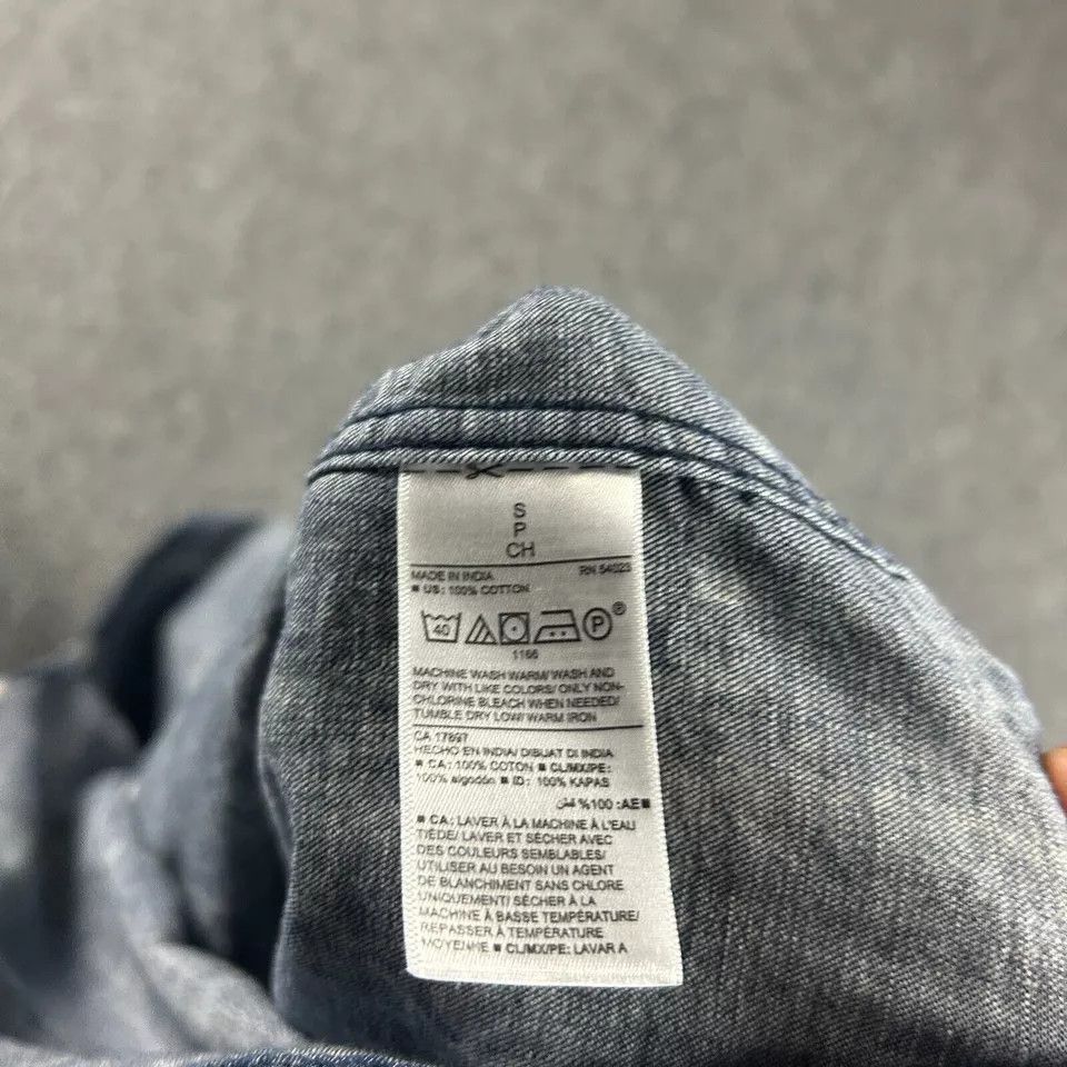Old Navy Old Navy Shirt Mens Small Slim Fit Hawaiian Chambray Size US S / EU 44-46 / 1 - 7 Thumbnail