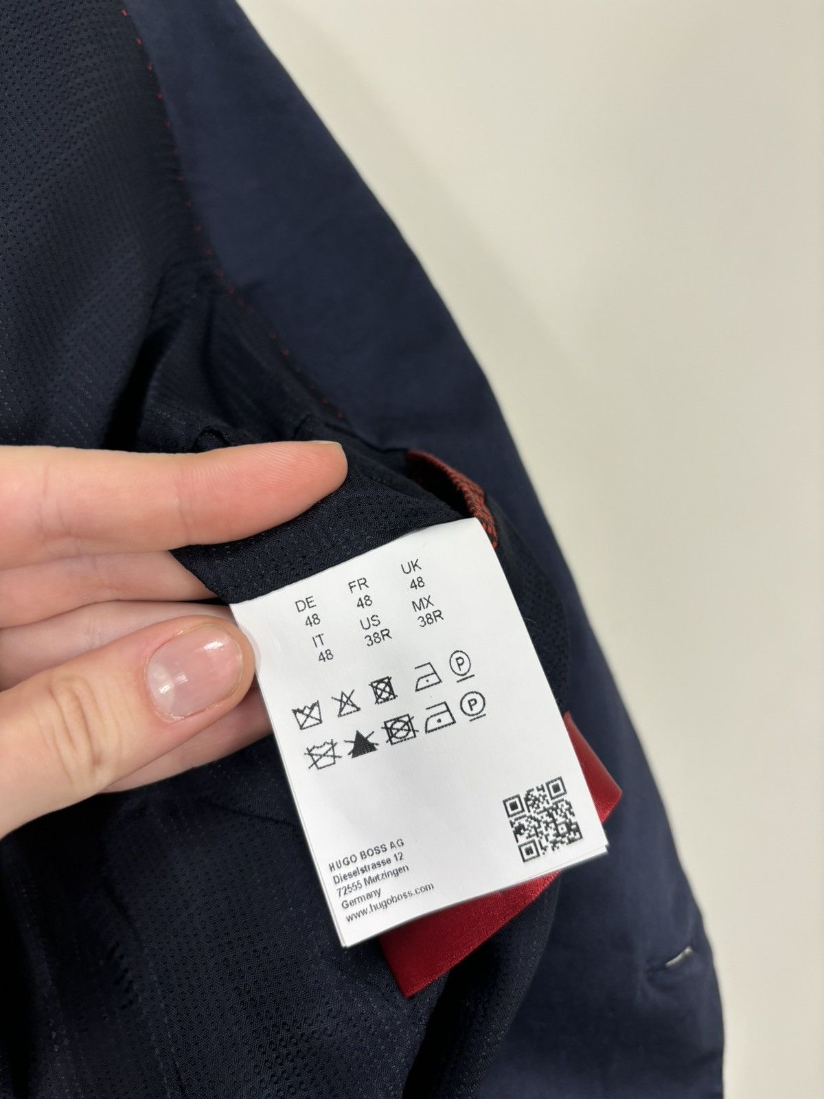 Hugo Boss Hugo Boss Men’s Navy Blue 2-Piece Pima Cotton Suit Size 38R - 13 Thumbnail