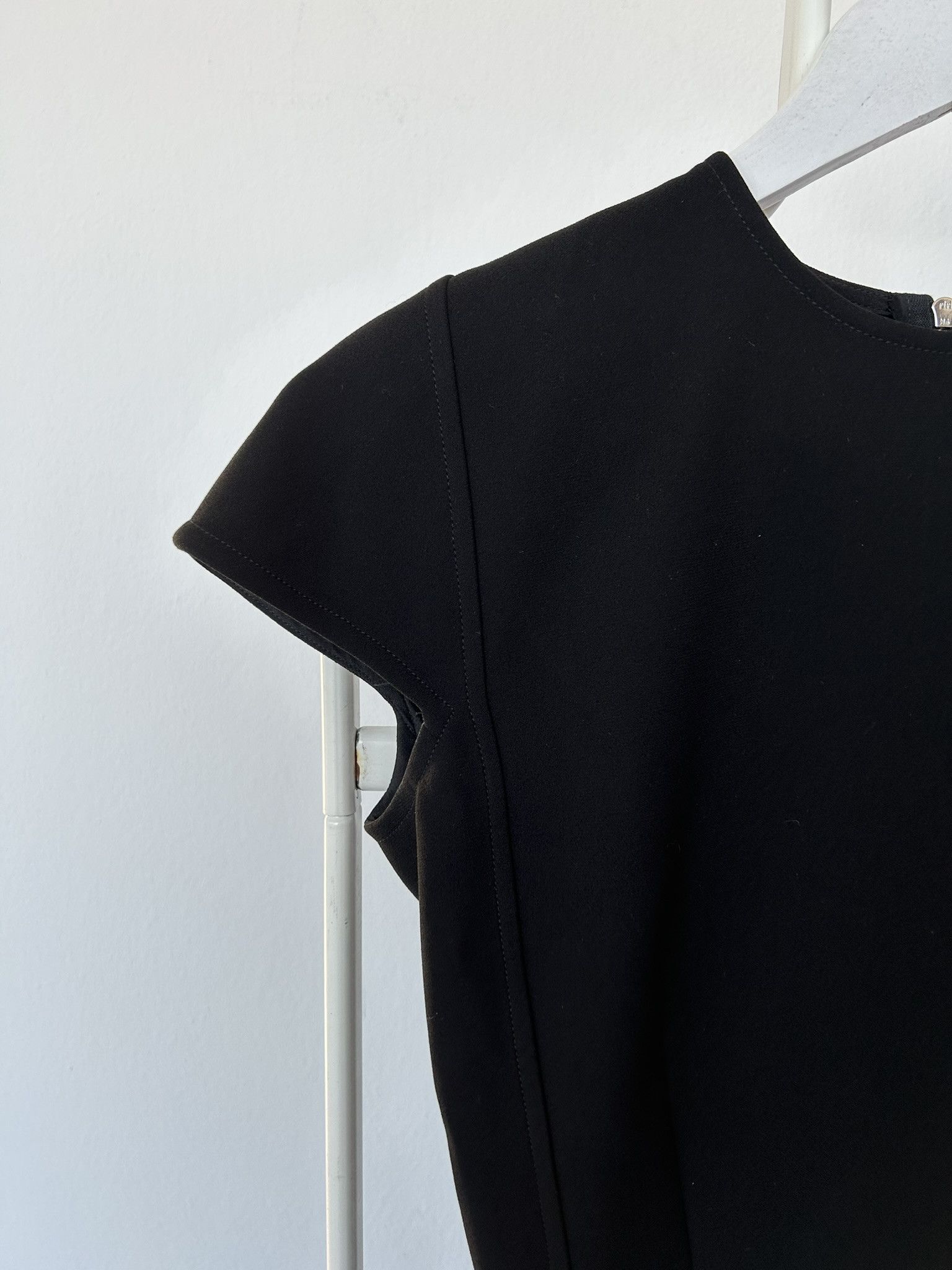 Victoria Beckham Victoria Beckham black cocoon midi dress Size S / US 4 / IT 40 - 4 Thumbnail
