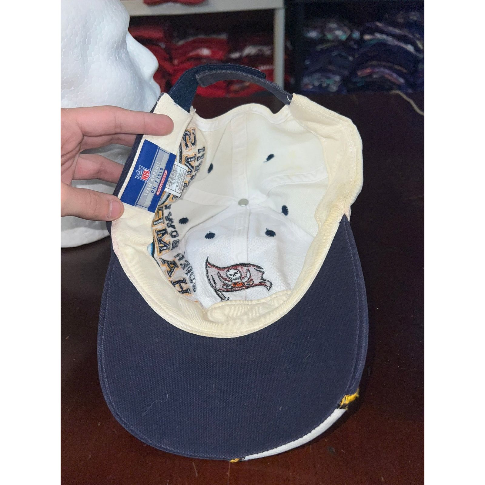 NFL Tampa Bay Bucs Hat Bucaneers Super Bowl Champs 2003 Cap Size ONE SIZE - 8 Thumbnail