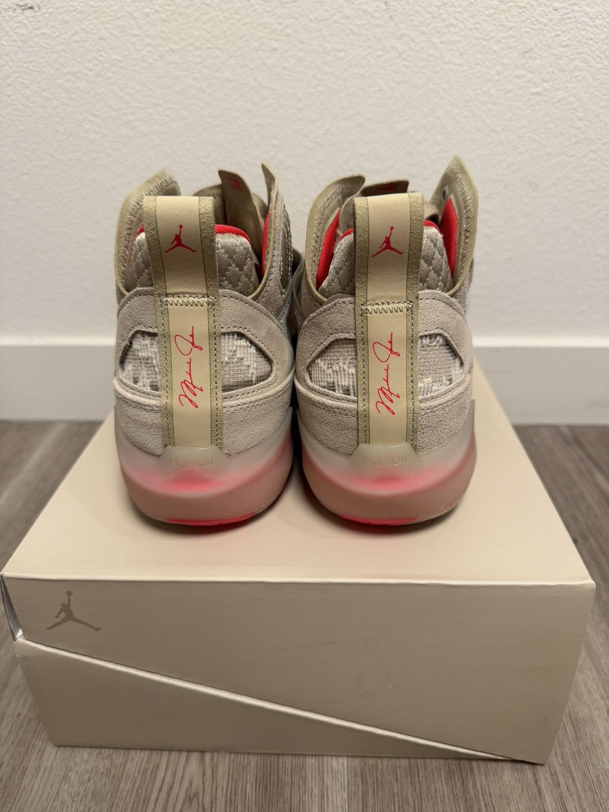 Jordan Brand Size 11 - Air Jordan 37 Premium Rattan Size US 10.5 / EU 43-44 - 4 Thumbnail