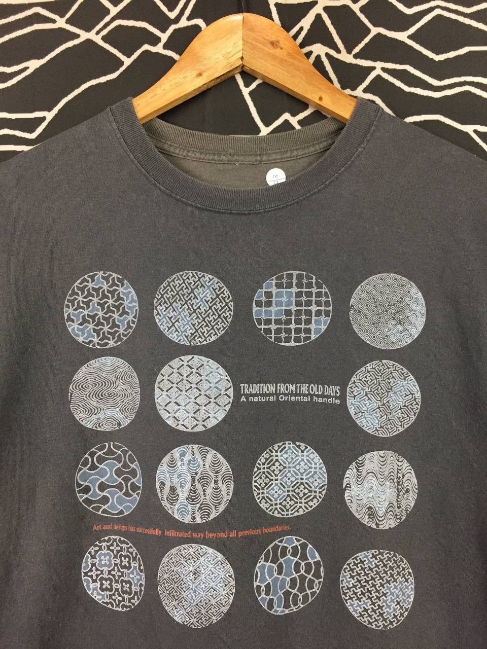 Vintage Vtg Oriental Geometric Circles Tradition From Old Days Tee Size US M / EU 48-50 / 2 - 3 Thumbnail