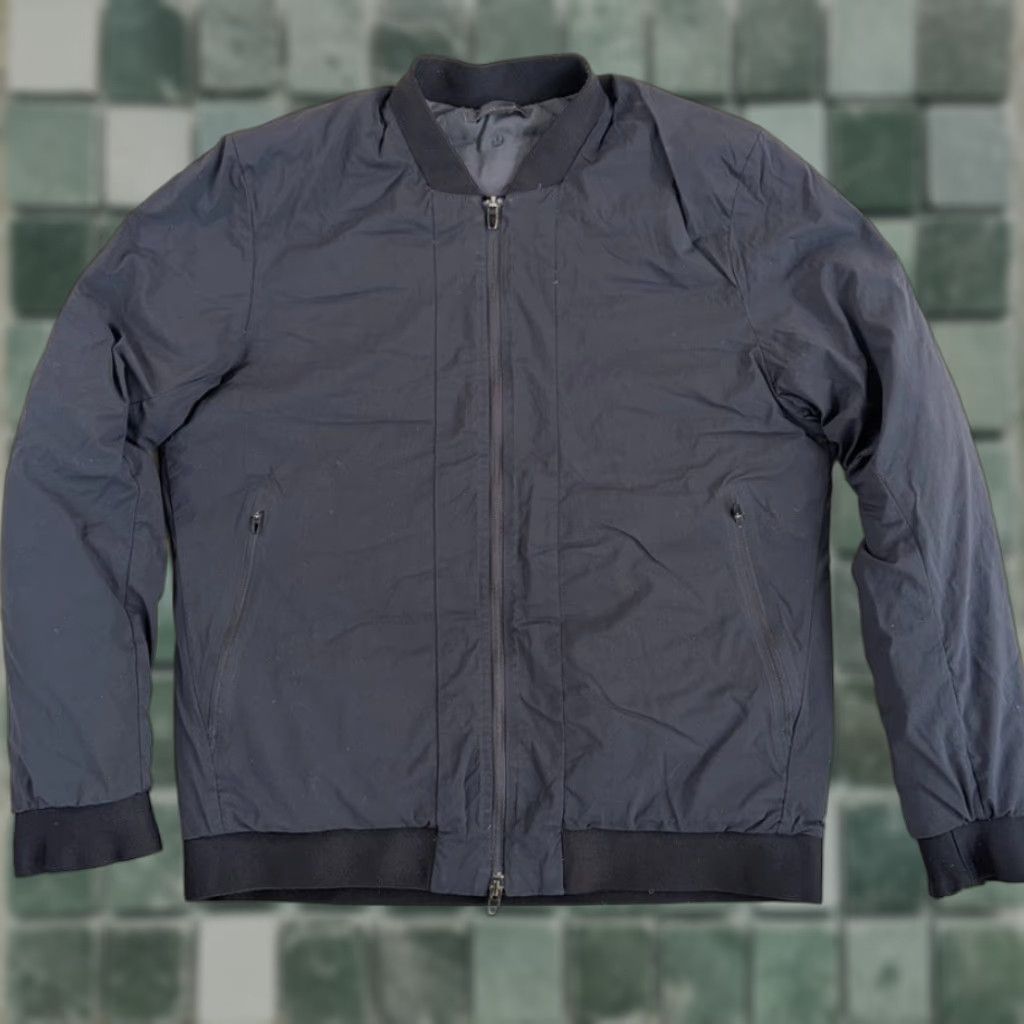 Lululemon Lululemon Intermission Bomber Jacket Men L Black 700 Fill Goose Down Jacket Nylon Zip Pockets Quilted Logo Size US L / EU 52-54 / 3 - 1 Thumbnail