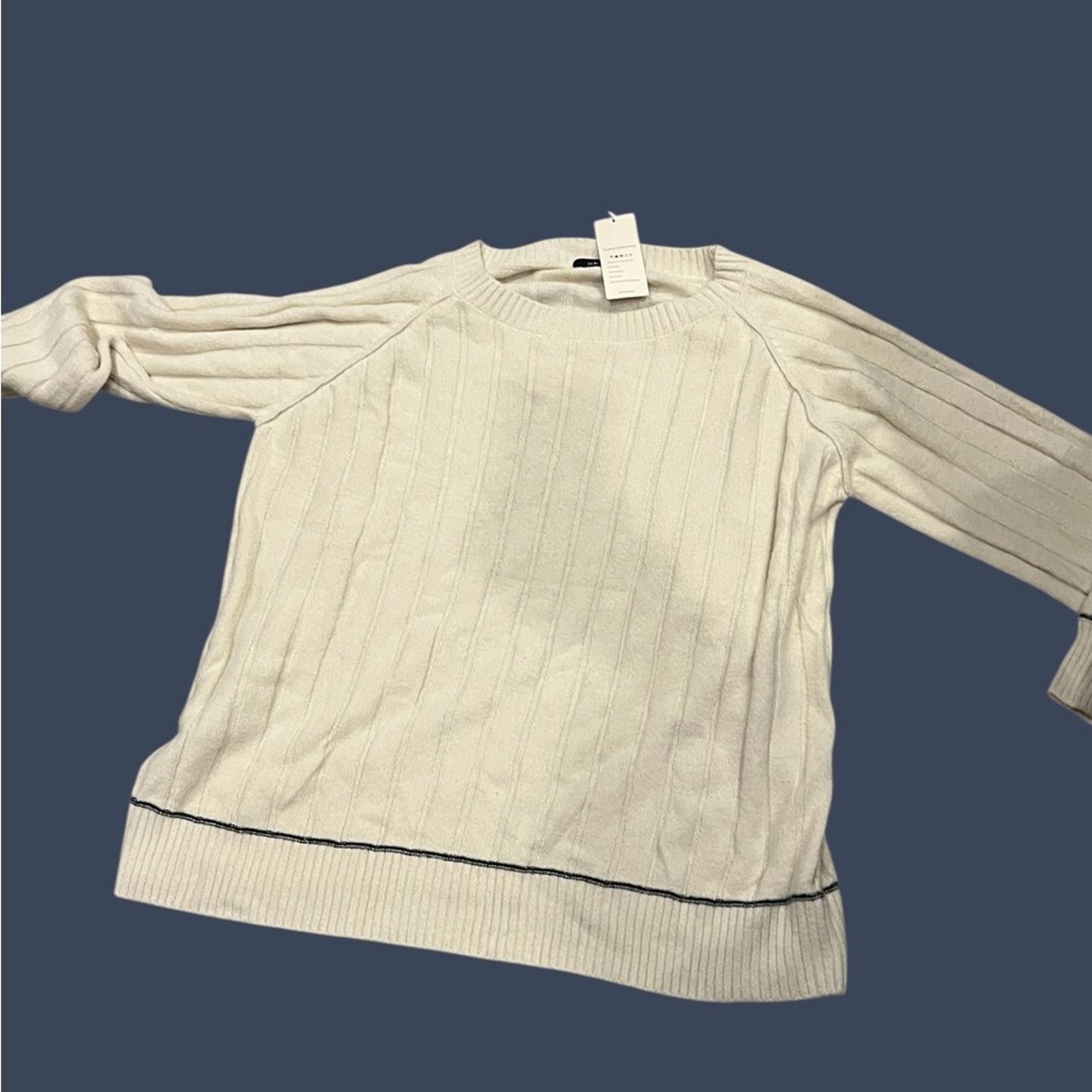 Gap Sweater Weather 4-Seater Bundle – Sizes L & XL Size L / US 10 / IT 46 - 4 Thumbnail