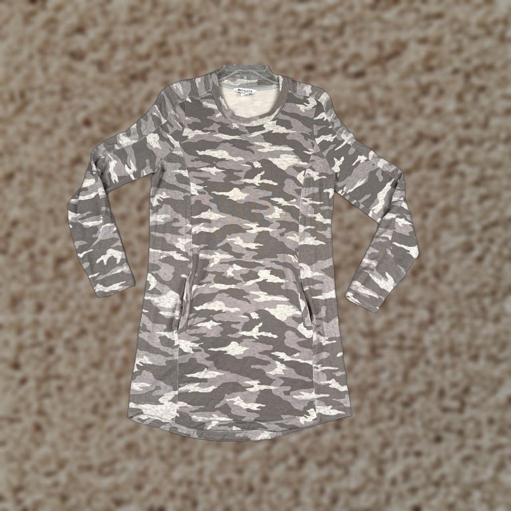 Athleta Athleta Sweatshirt Tunic Womens M Gray Camouflage Crew Neck Pockets Raglan Knit All Seasons Athleisure Shirt / Pullover Size M / US 6-8 / IT 42-44 - 1 Thumbnail