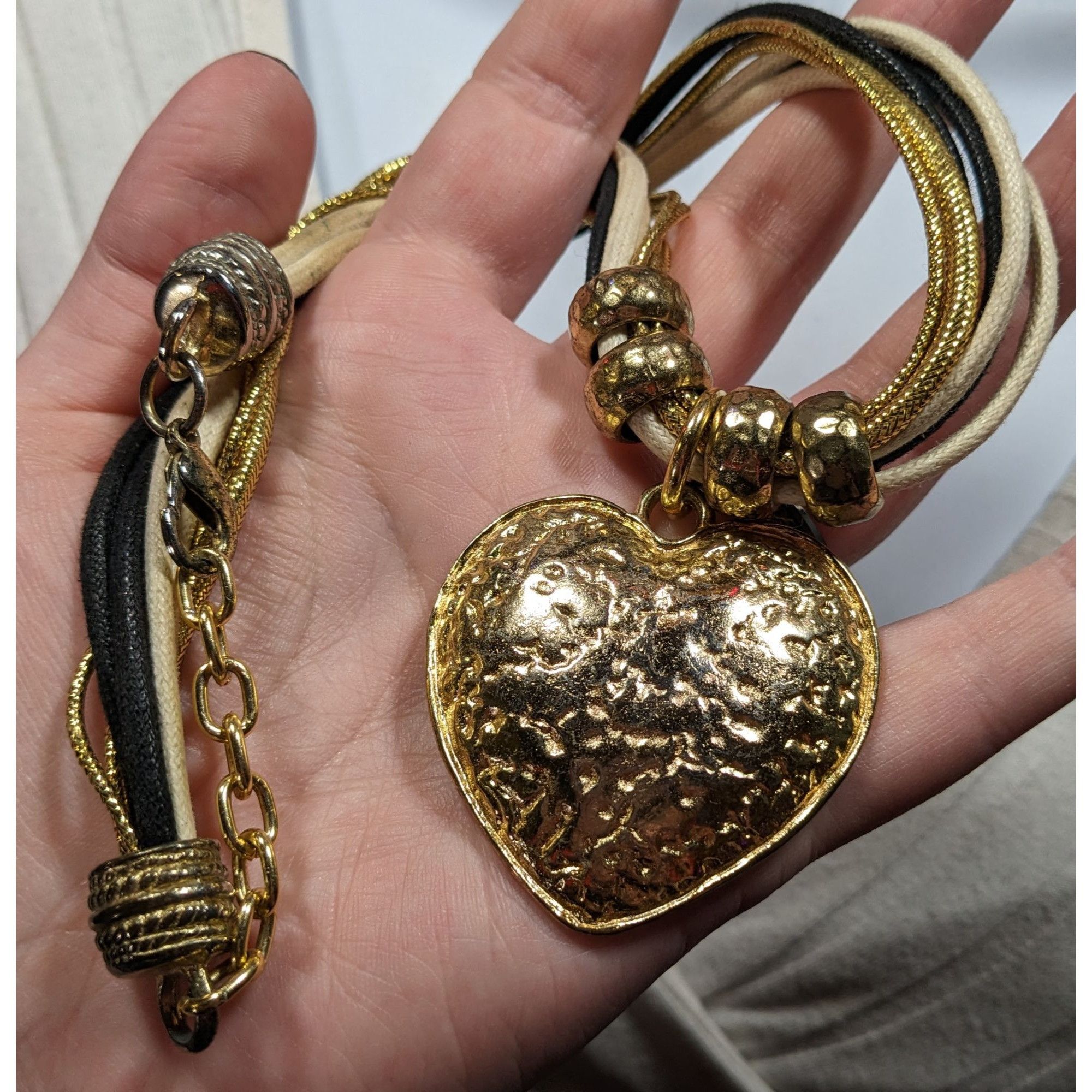 Other Funky Glam Textured Heart Gold Tone And Tan Pendant Necklace Size ONE SIZE - 5 Thumbnail