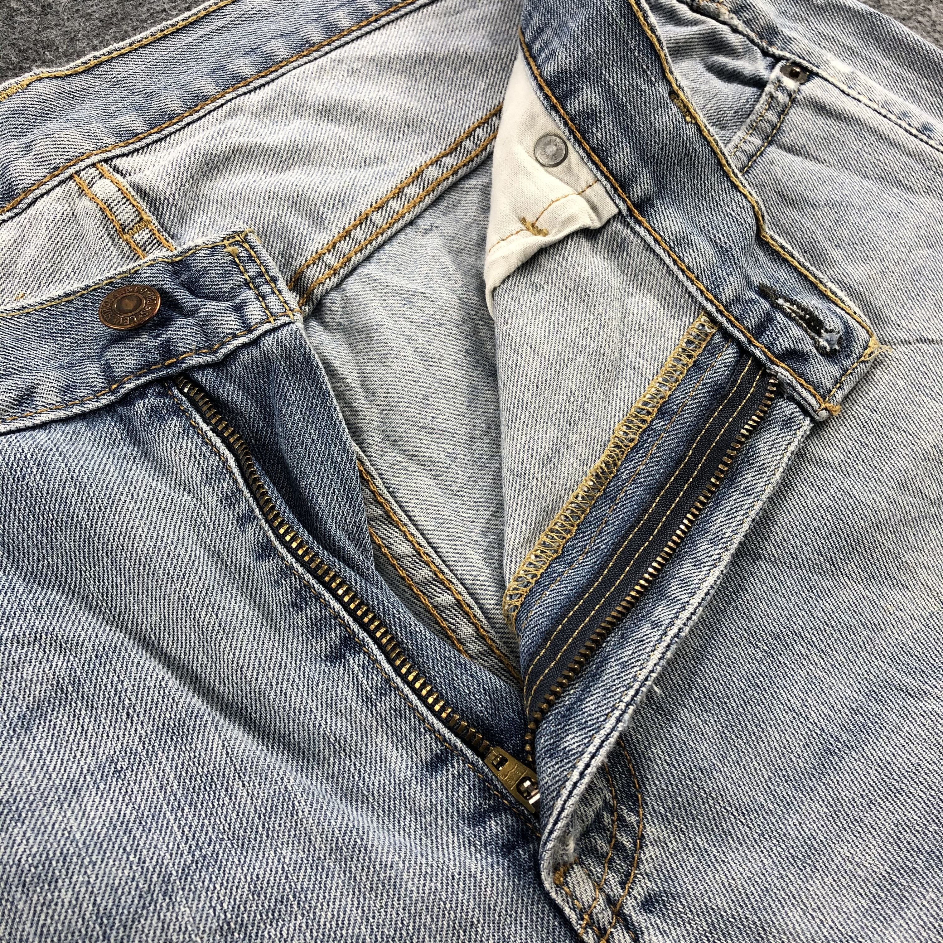 Levi's Vintage Levis 569 Jeans Faded blue Denim KJ551 Size US 34 / EU 50 - 8 Thumbnail