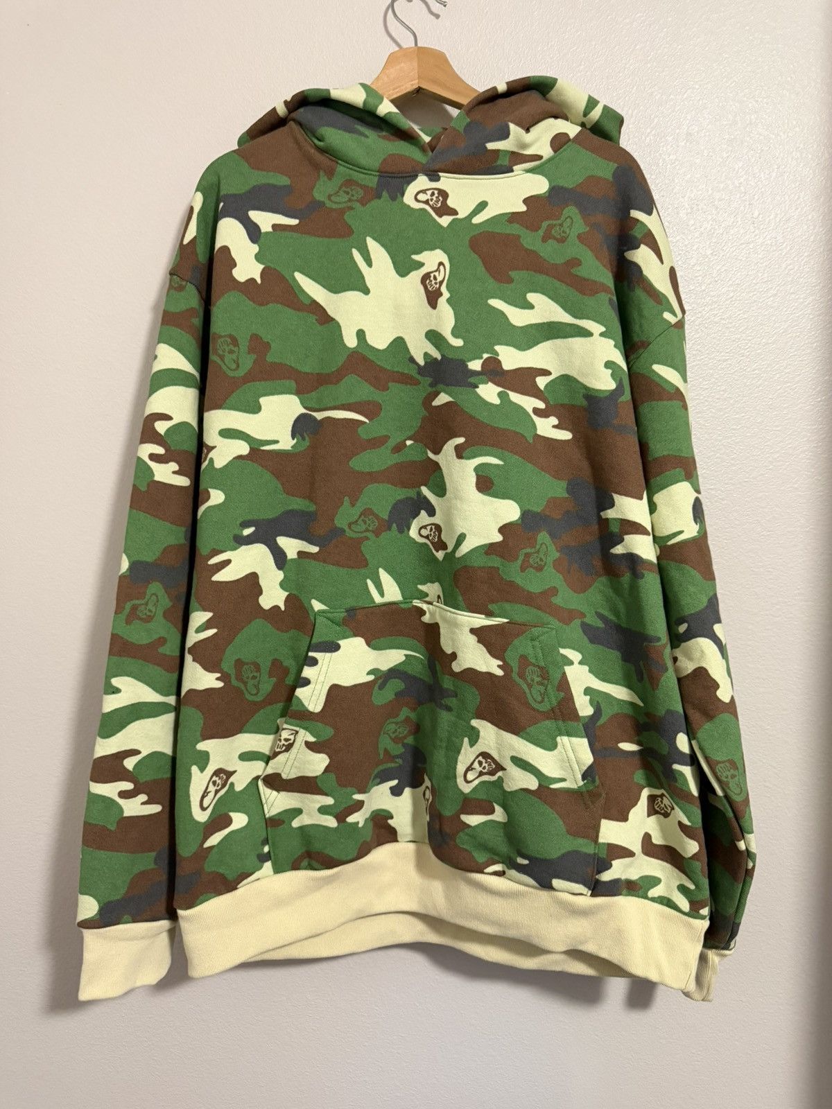 Warren lotus 2021 reaper camo hoodie.