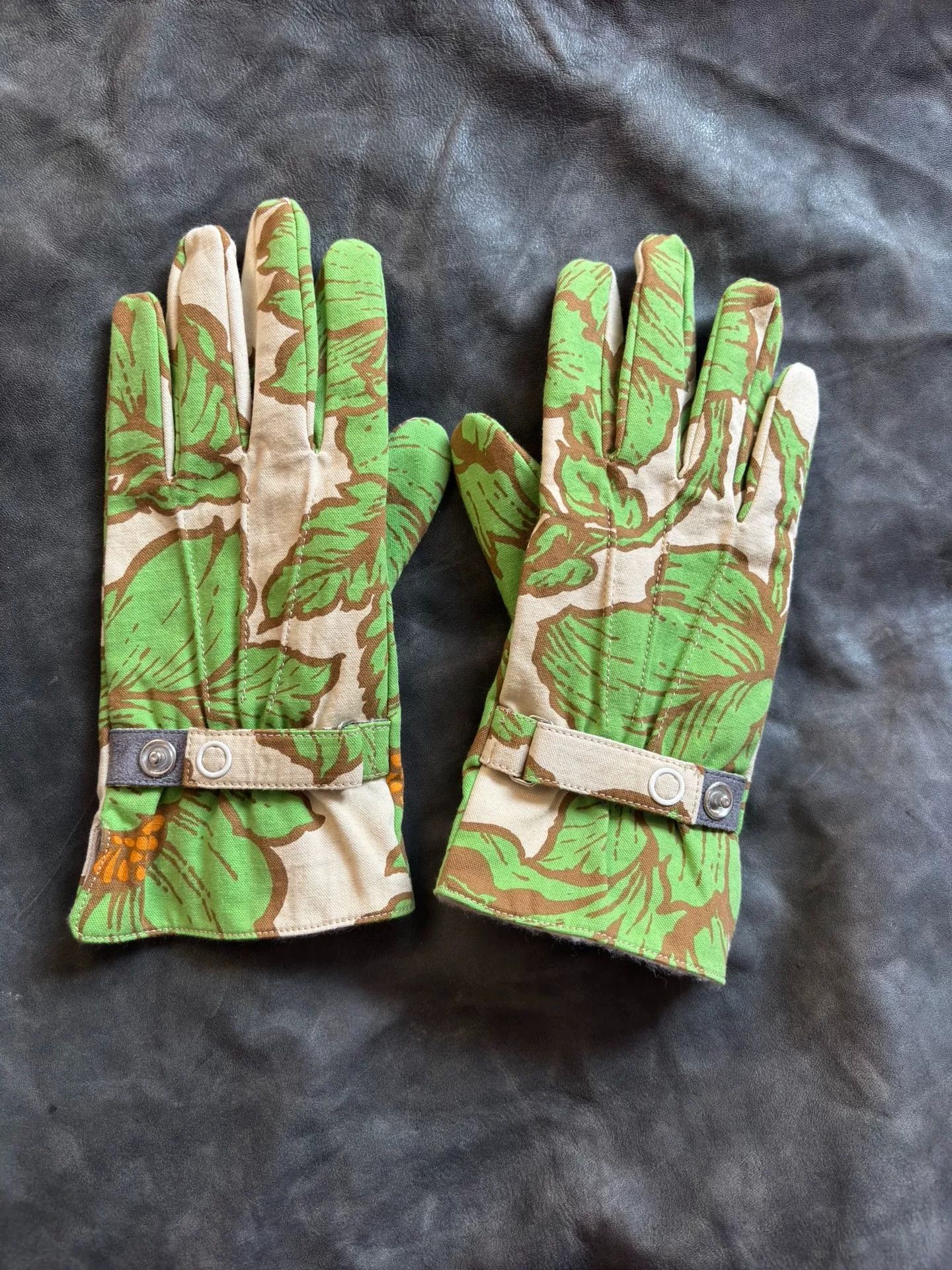 Nozomi Ishiguro Nozomi Ishiguru 90s Leaf Gloves Size ONE SIZE - 2 Thumbnail