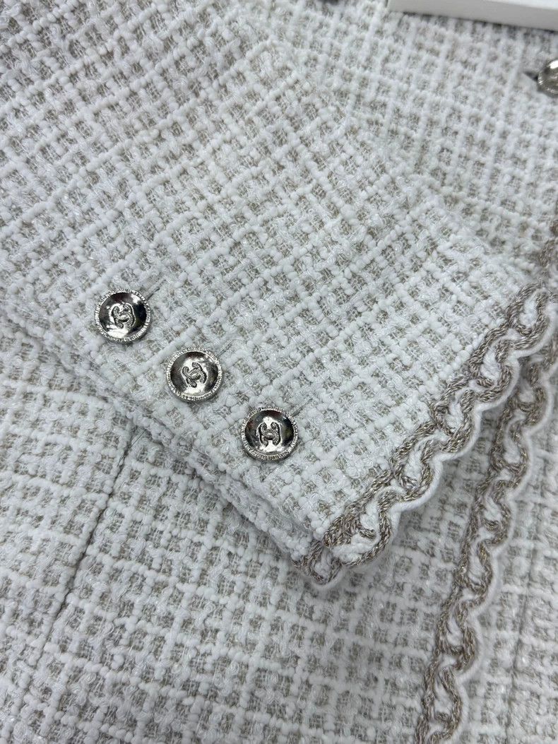 Chanel chanel 25C white rolled-edged four-pocket double-breasted Size XS / US 0-2 / IT 36-38 - 2 Thumbnail
