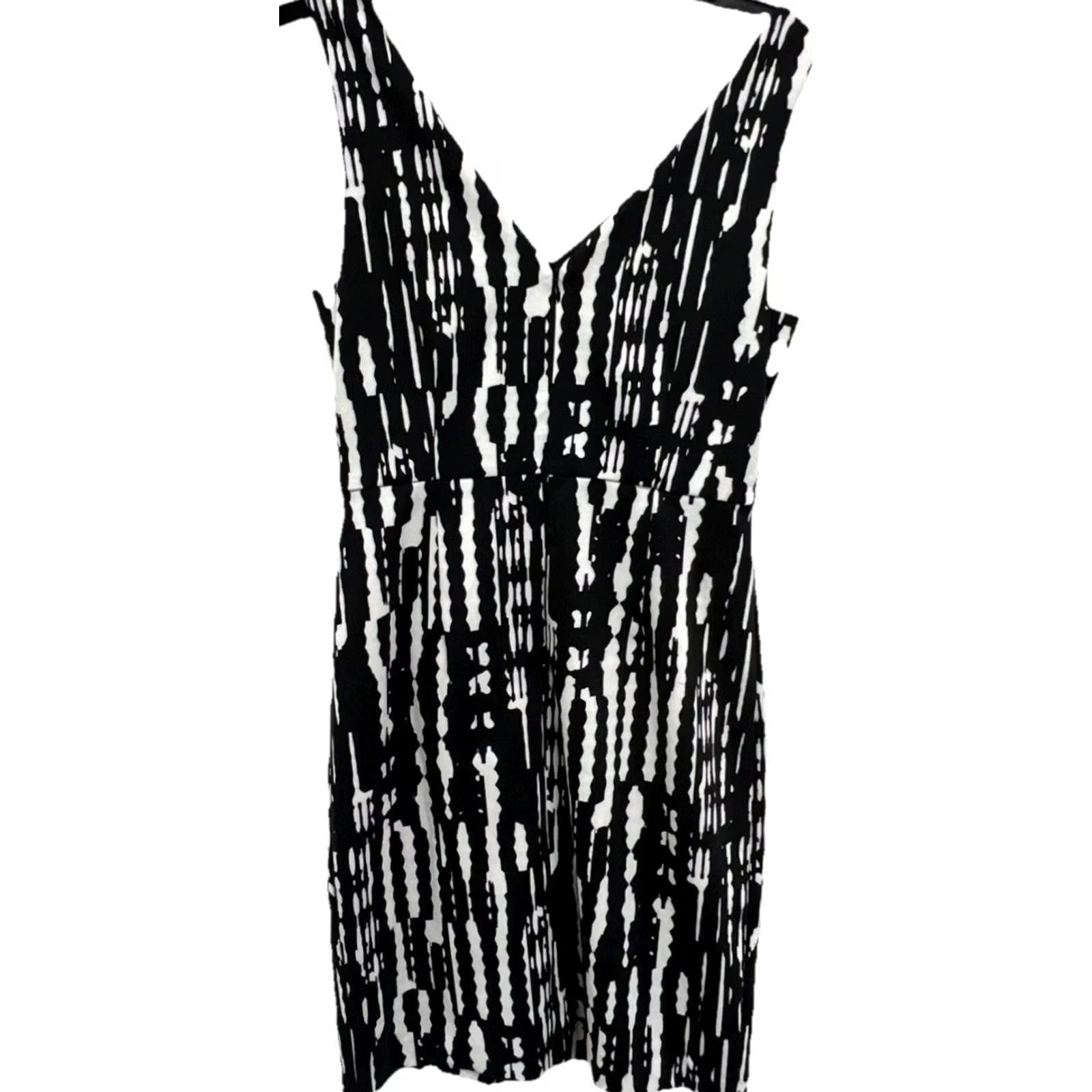 Trina Turk Trina Turk Style Sheath Dress Women’s 4 Black White Abstract Print Ponte Size S / US 4 / IT 40 - 2 Thumbnail