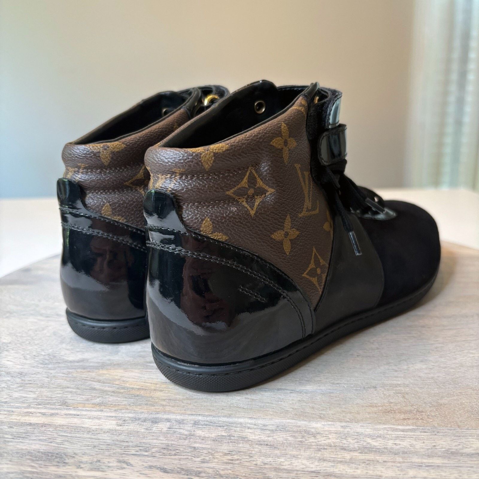 Louis Vuitton Louis Vuitton Black Monogram High Top Sneakers Size 7.5 Size US 7.5 / IT 37.5 - 9 Thumbnail