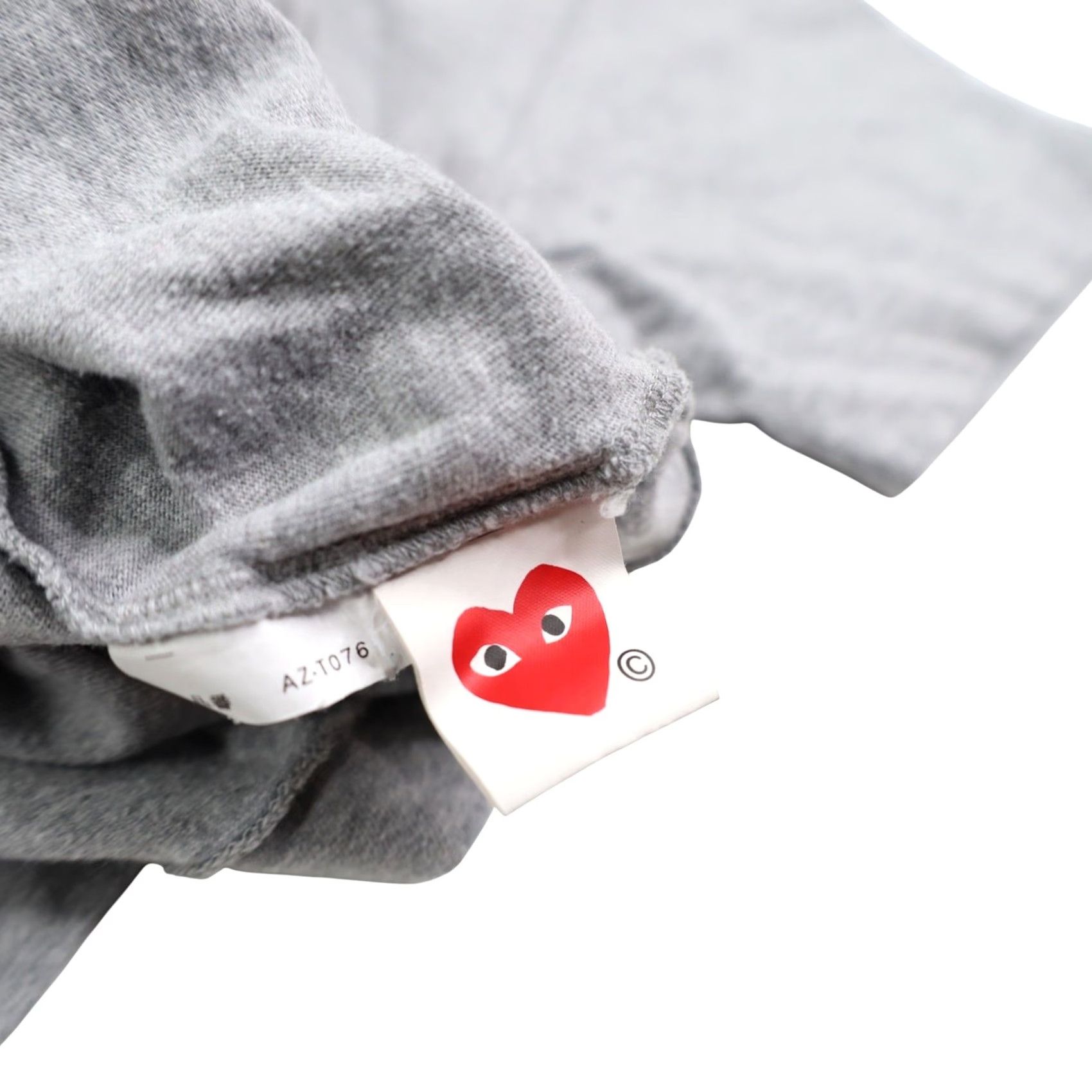 Vintage VINTAGE Comme Des Garcons Play Heart Patch Graphic Shirt Mens M Gray Size US M / EU 48-50 / 2 - 7 Thumbnail