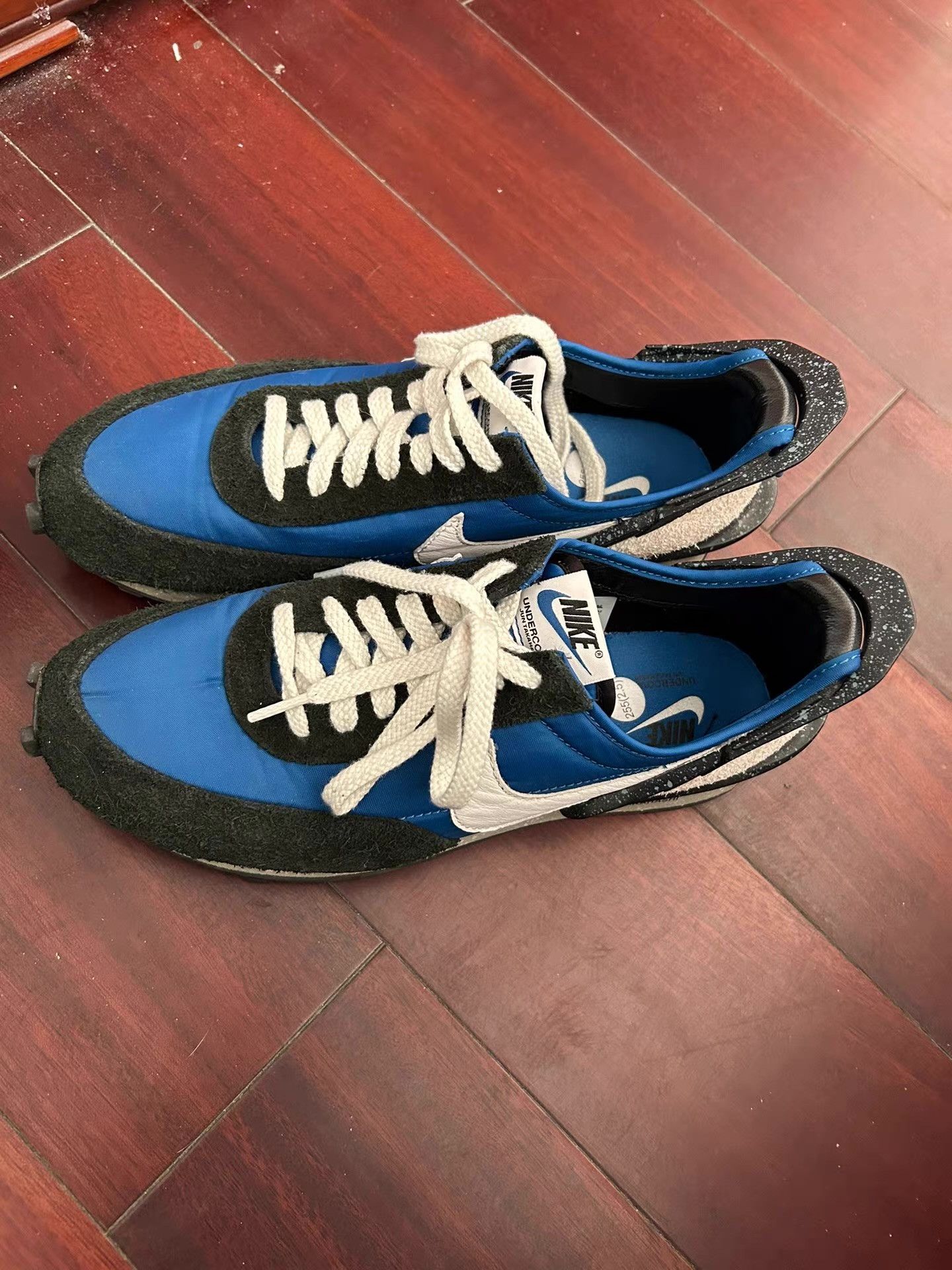 Nike Nike Limited Edition Discontinued Sneakers Ｑ23 Size US 7.5 / EU 40-41 - 2 Thumbnail