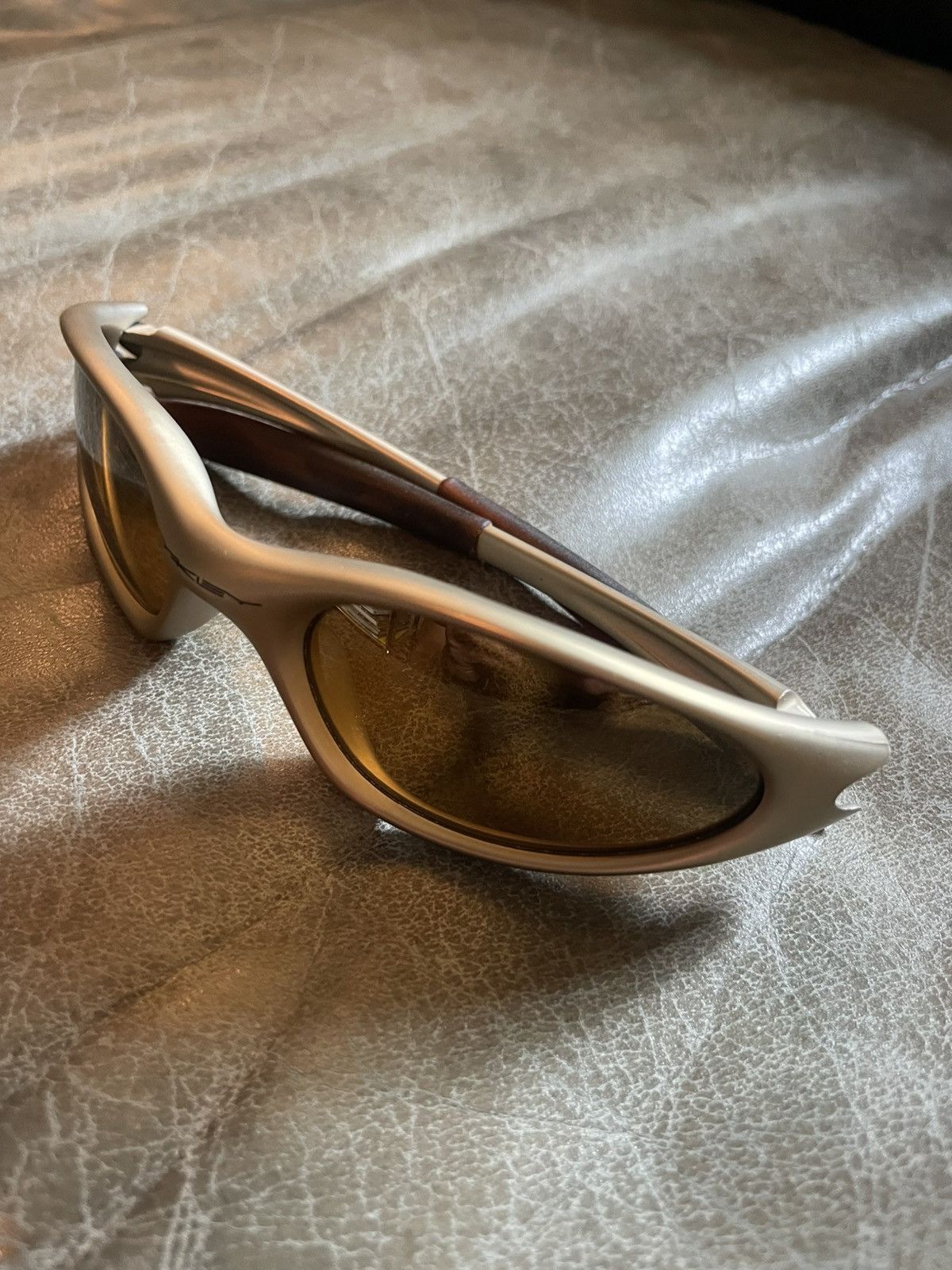 Oakley 1999 Oakley Minute 1.0 Gen 2 FMJ Platinum | Grailed