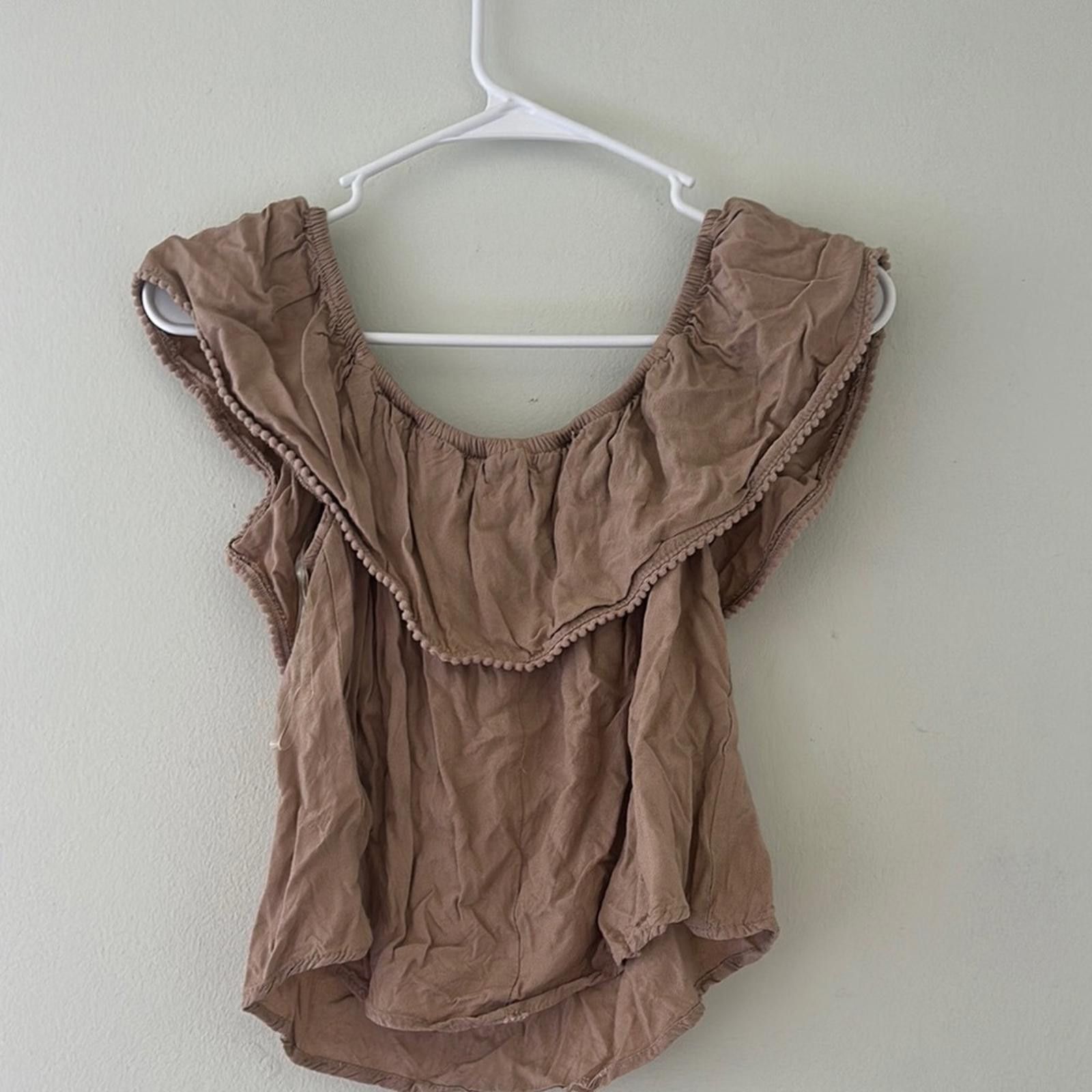 Designer Ruffled Tan Blouse with Short Sleeves Size S / US 4 / IT 40 - 4 Thumbnail