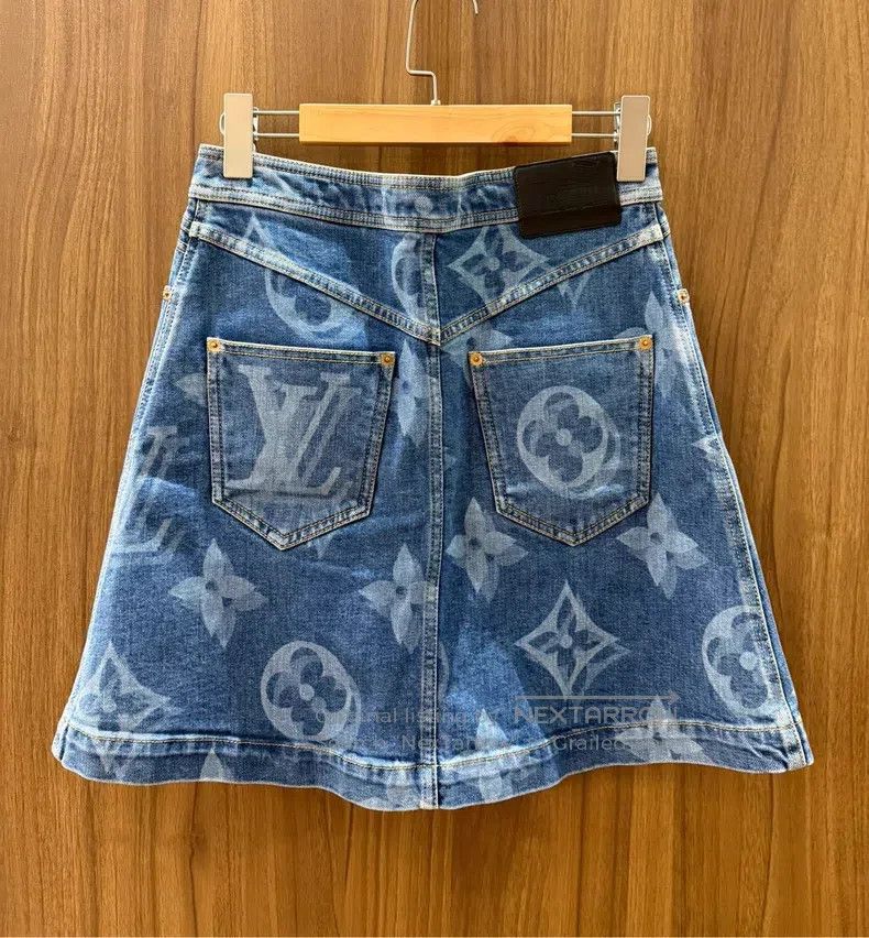 Louis Vuitton Denim skirt