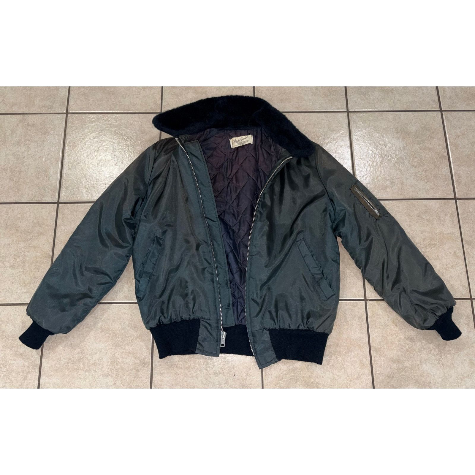 Vintage Vintage flight jacket bomber 100% Nylon navy fur collar Size US M / EU 48-50 / 2 - 1 Thumbnail