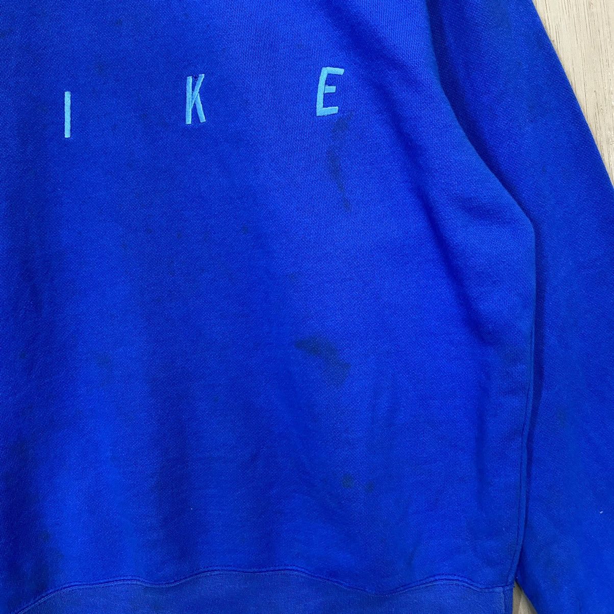Nike 90s Nike Small Logo Embroidered Crewneck Sweatshirt Size US M / EU 48-50 / 2 - 5 Thumbnail